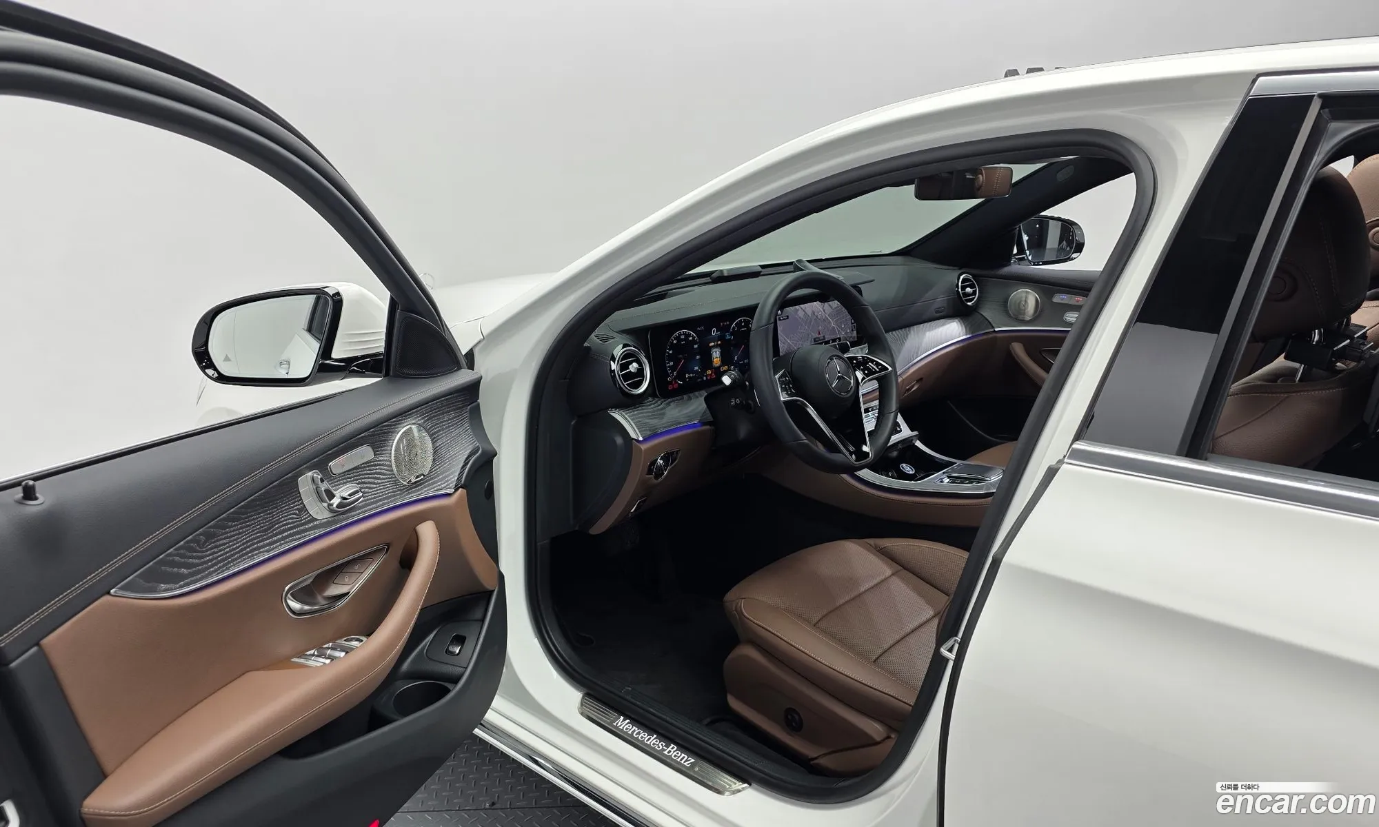 Mercedes-Benz E-Class W213 2022 — 12