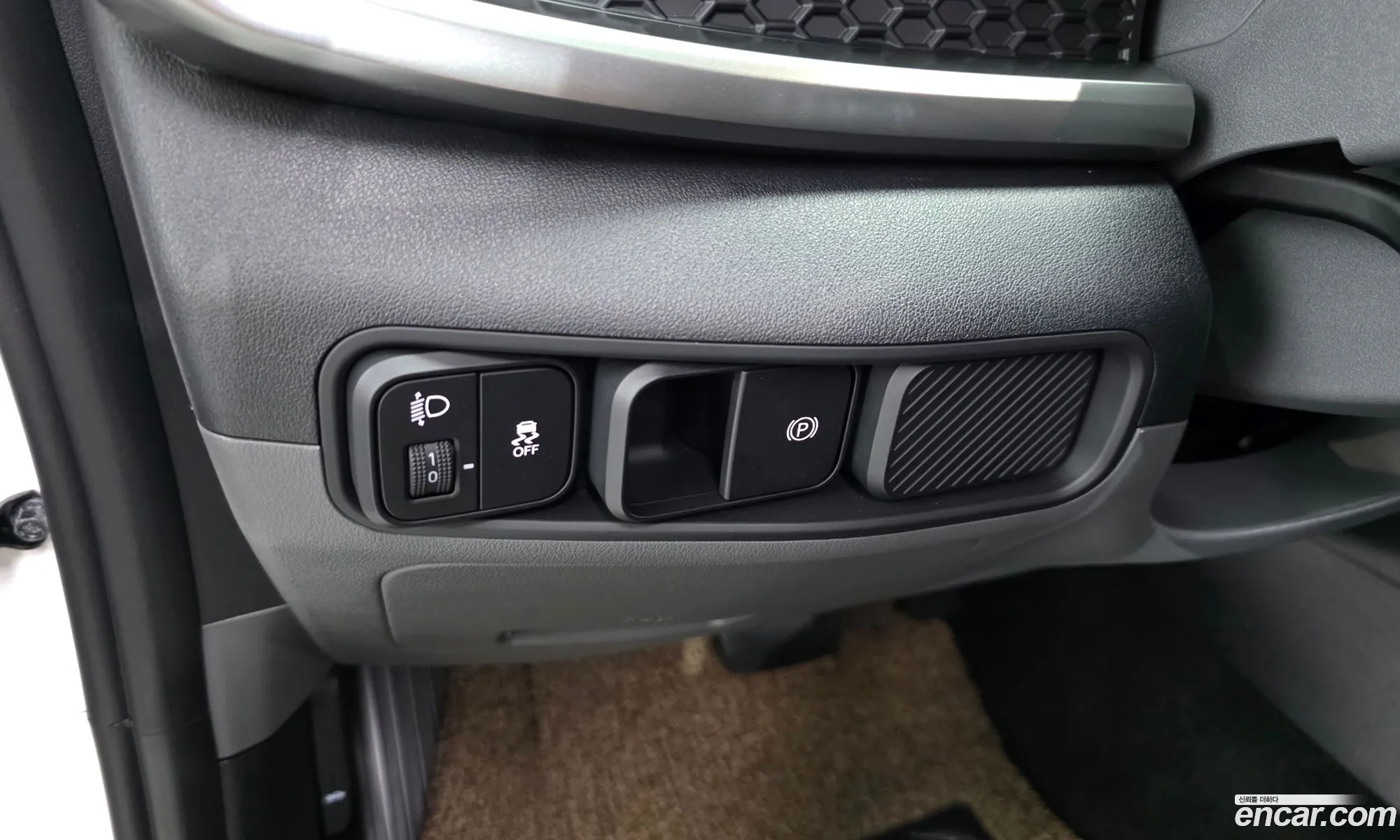 Kia Tasman 2025 KNCSBY7BDTA000885 — 6
