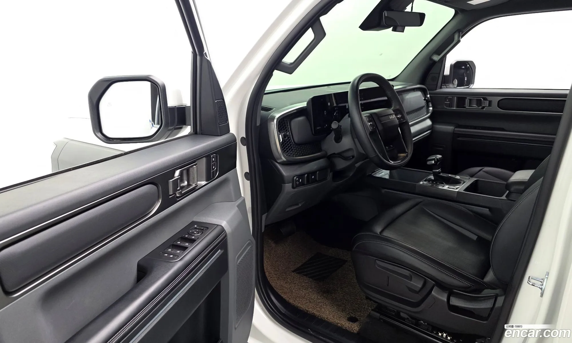 Kia Tasman 2025 KNCSBY7BDTA000885 — 23