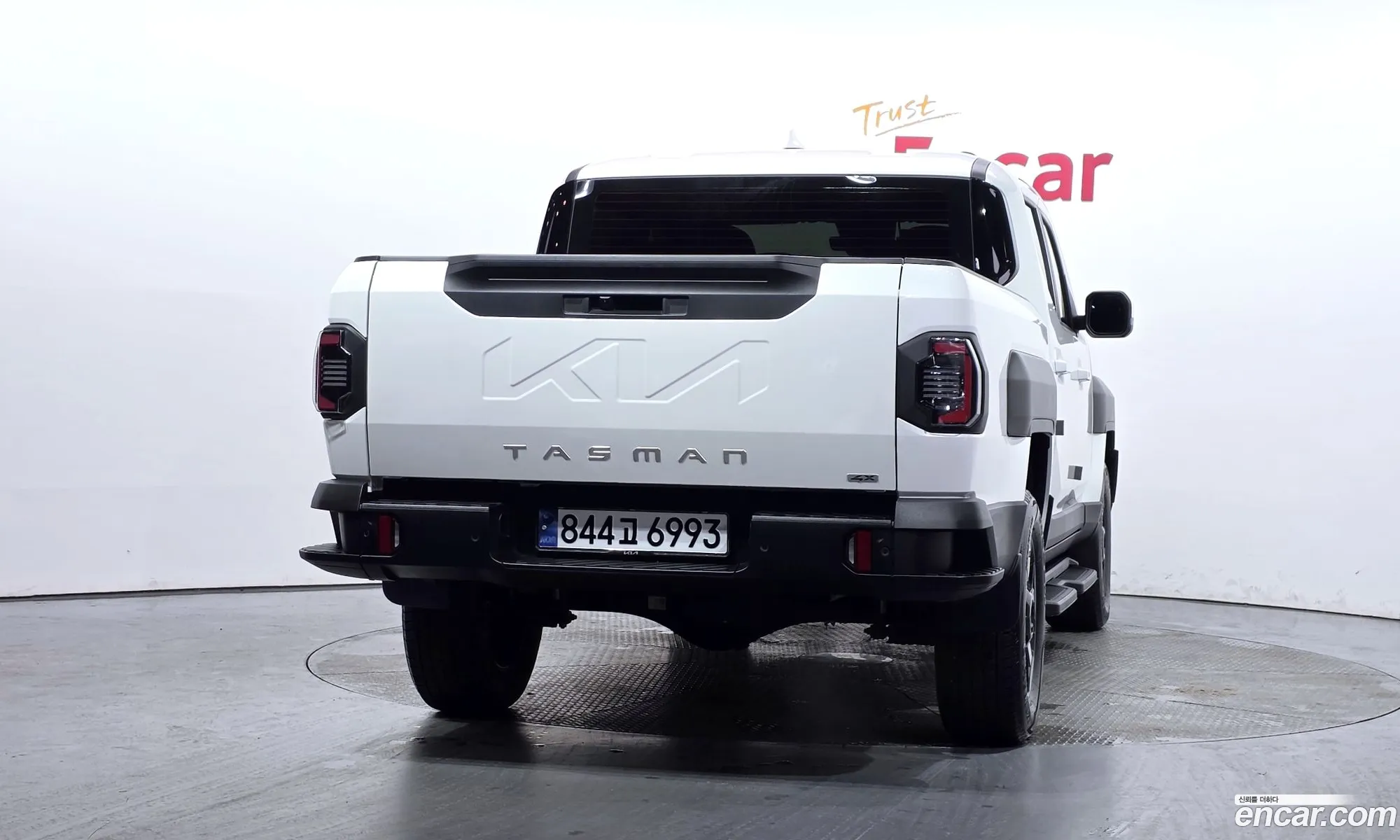 Kia Tasman 2025 KNCSBY7BDTA000885 — 8