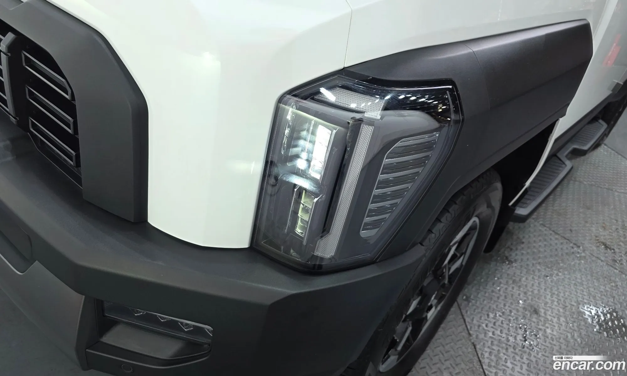 Kia Tasman 2025 KNCSBY7BDTA000885 — 16