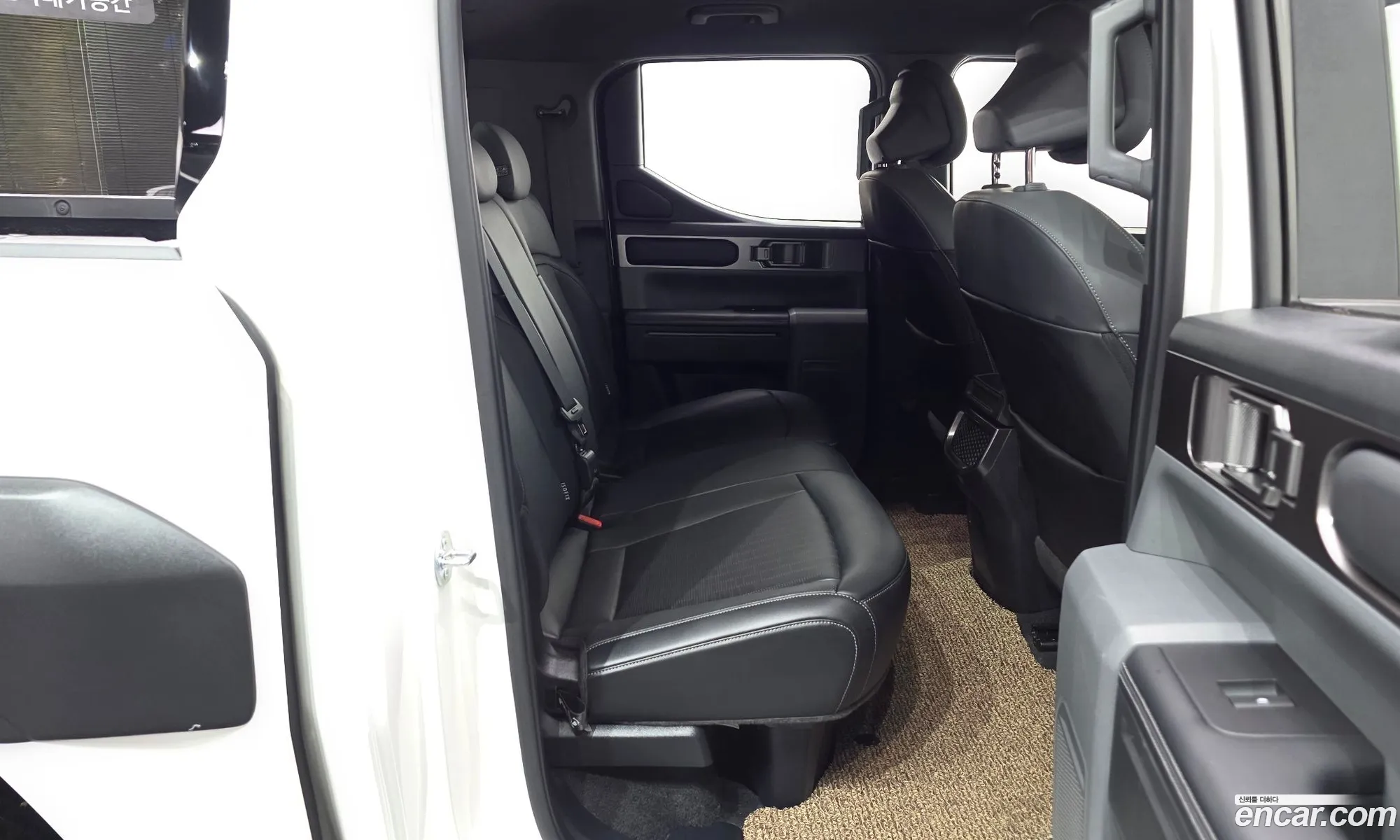 Kia Tasman 2025 KNCSBY7BDTA000885 — 17