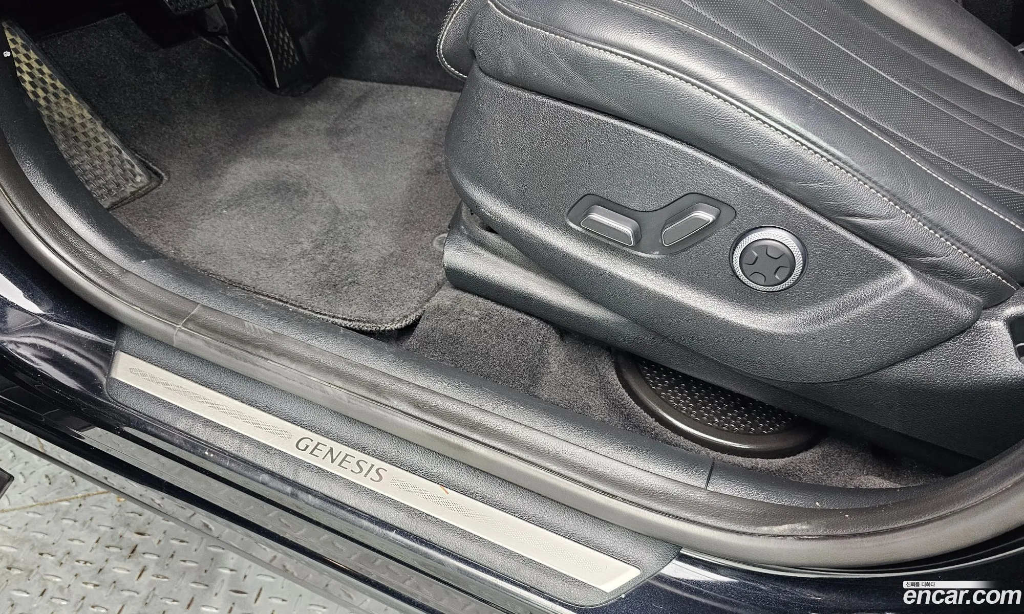 Genesis GV80 2020 KMTHC81CDLU039789 — 30