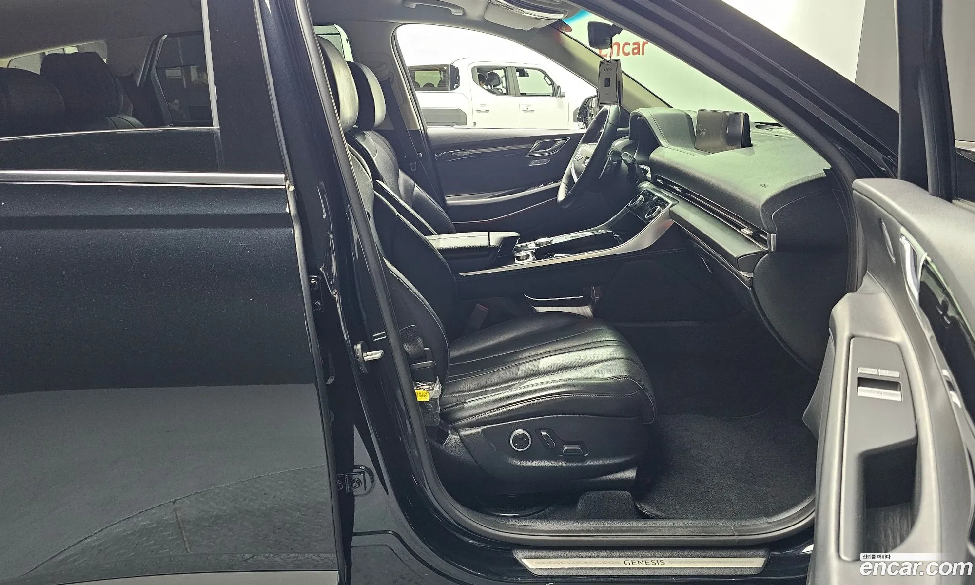 Genesis GV80 2020 KMTHC81CDLU039789 — 14