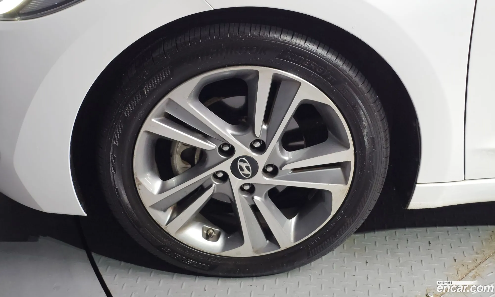 Hyundai Elantra AD 2016 — 10