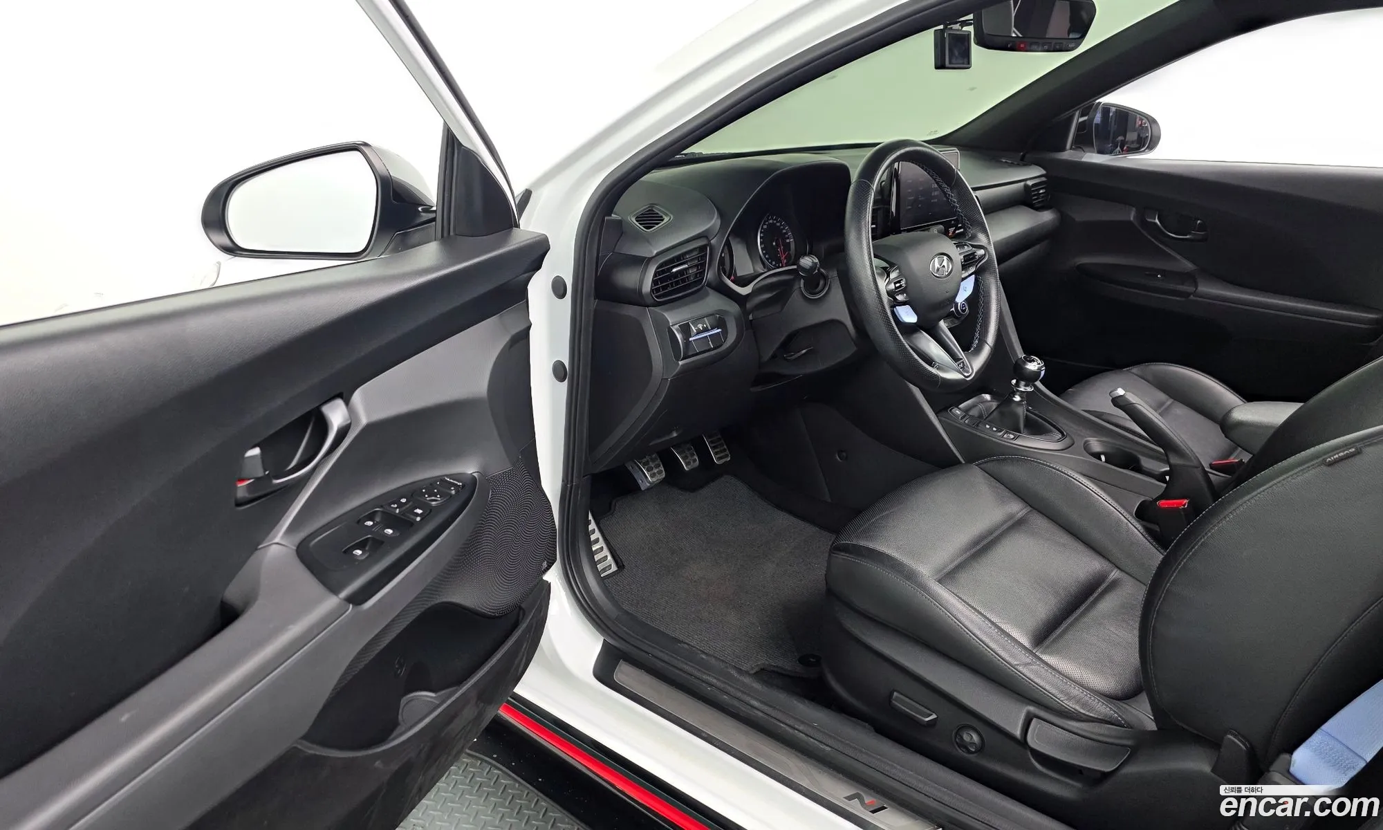 Hyundai Veloster 2022 KMHT361HAPU014664 — 25