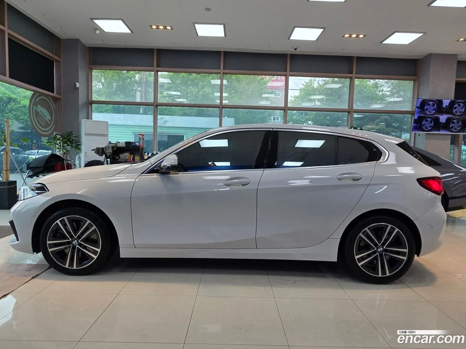 BMW 1 Series 2021 — 17