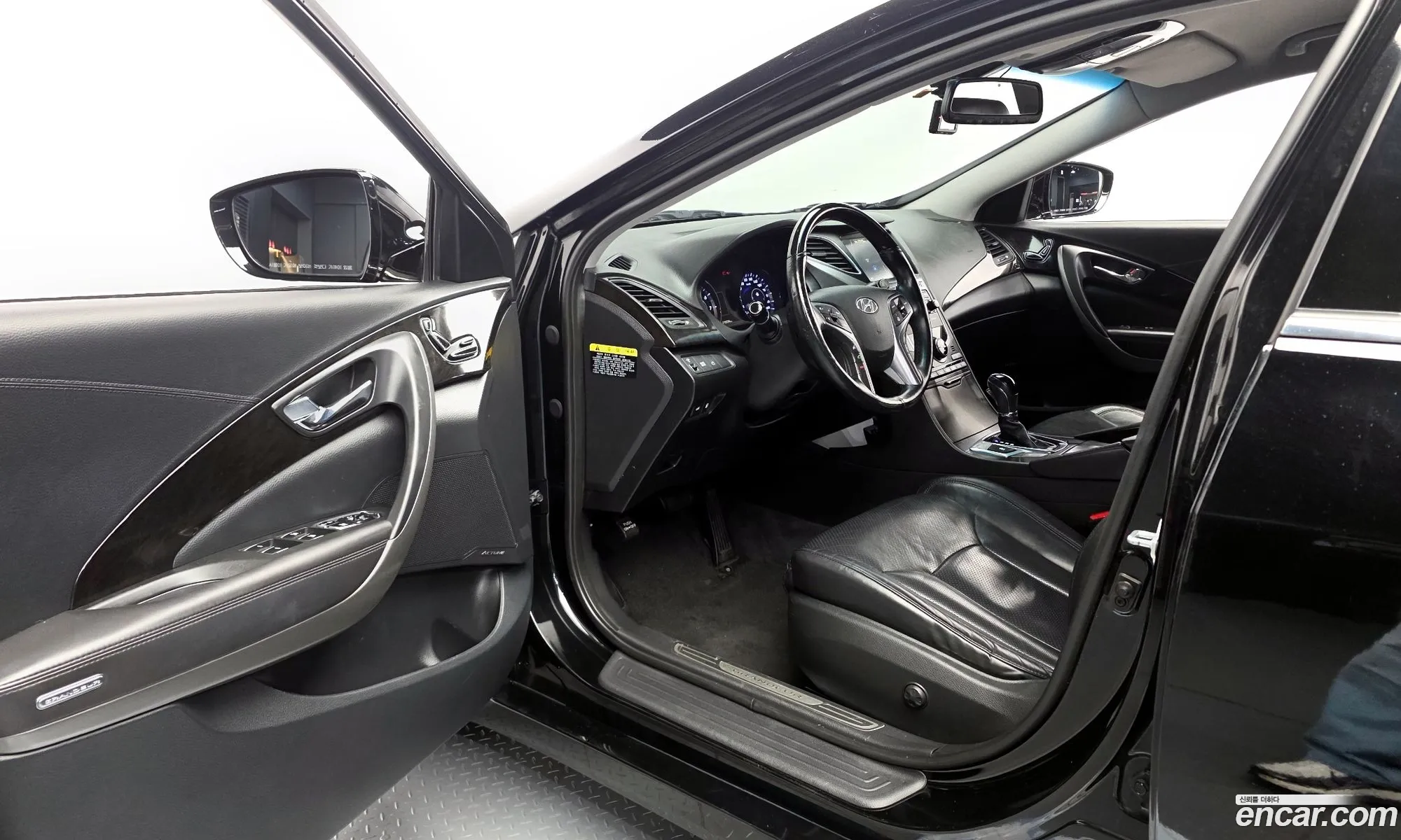 Hyundai Grandeur HG 2014 — 12
