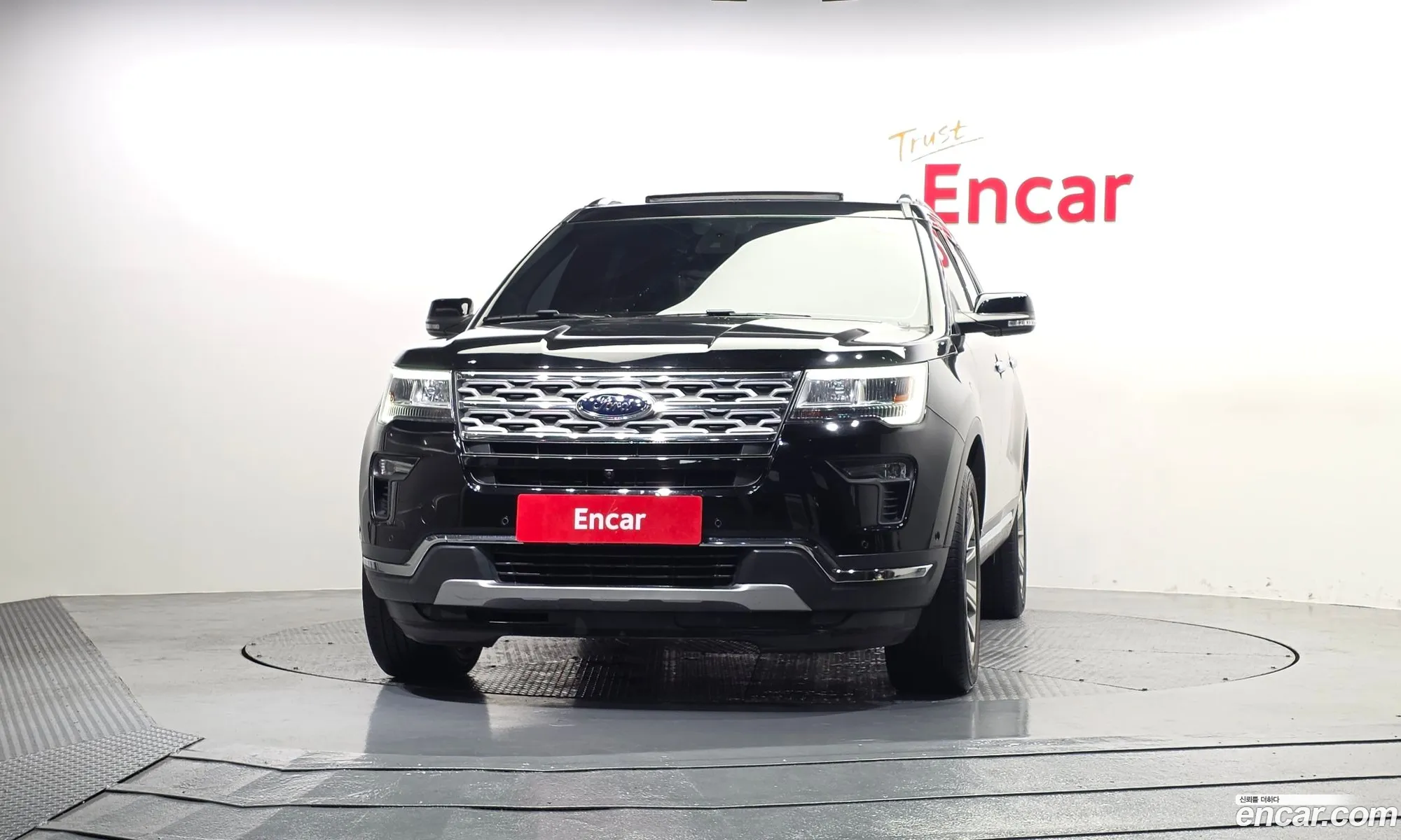 Ford Explorer 2018 1FM5K8FH0JGB23670 — 4