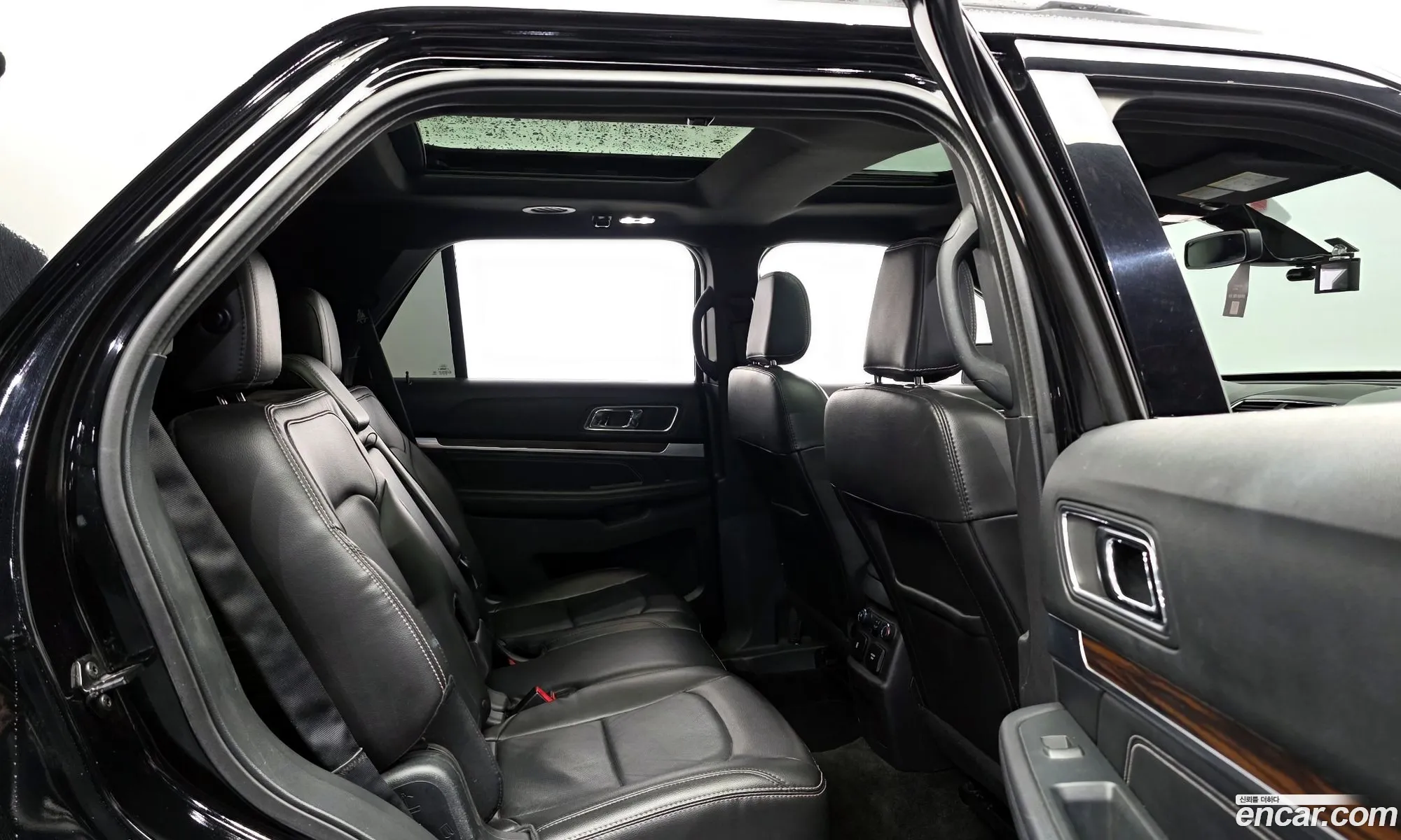 Ford Explorer 2018 1FM5K8FH0JGB23670 — 13