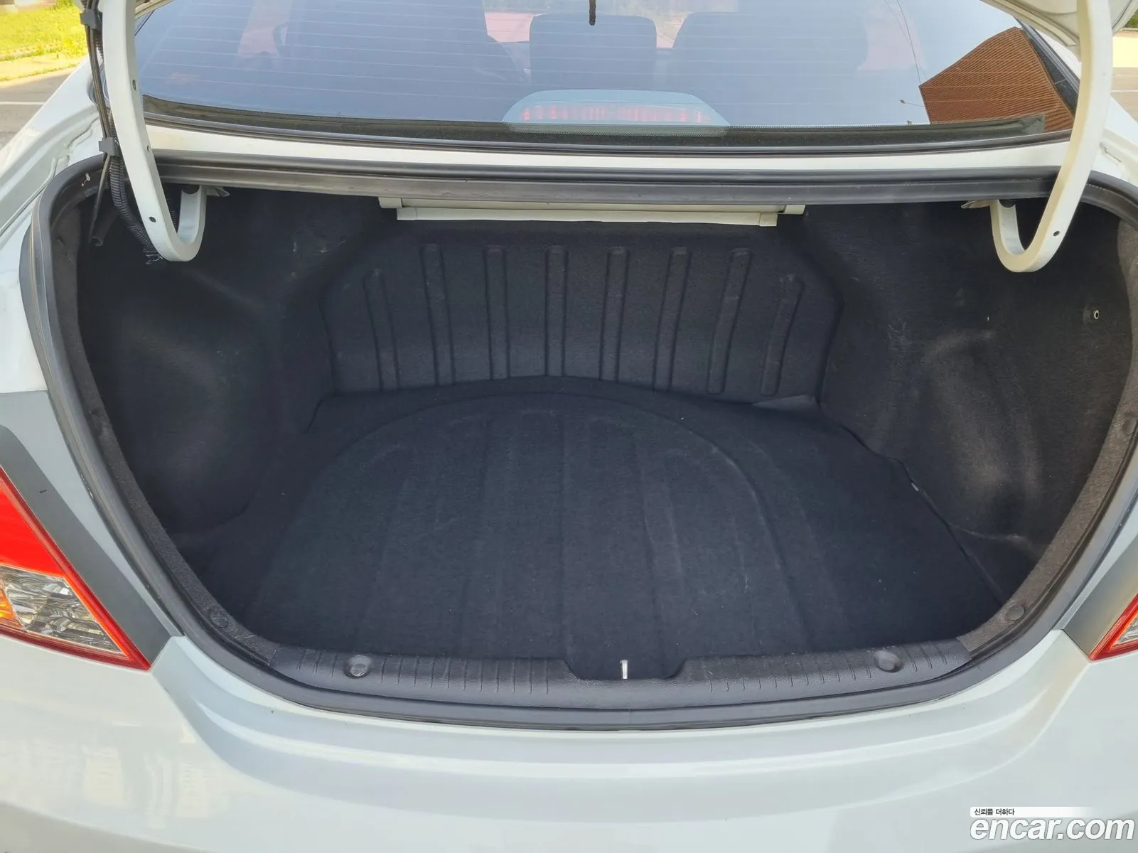 Hyundai Accent 2012 — 19