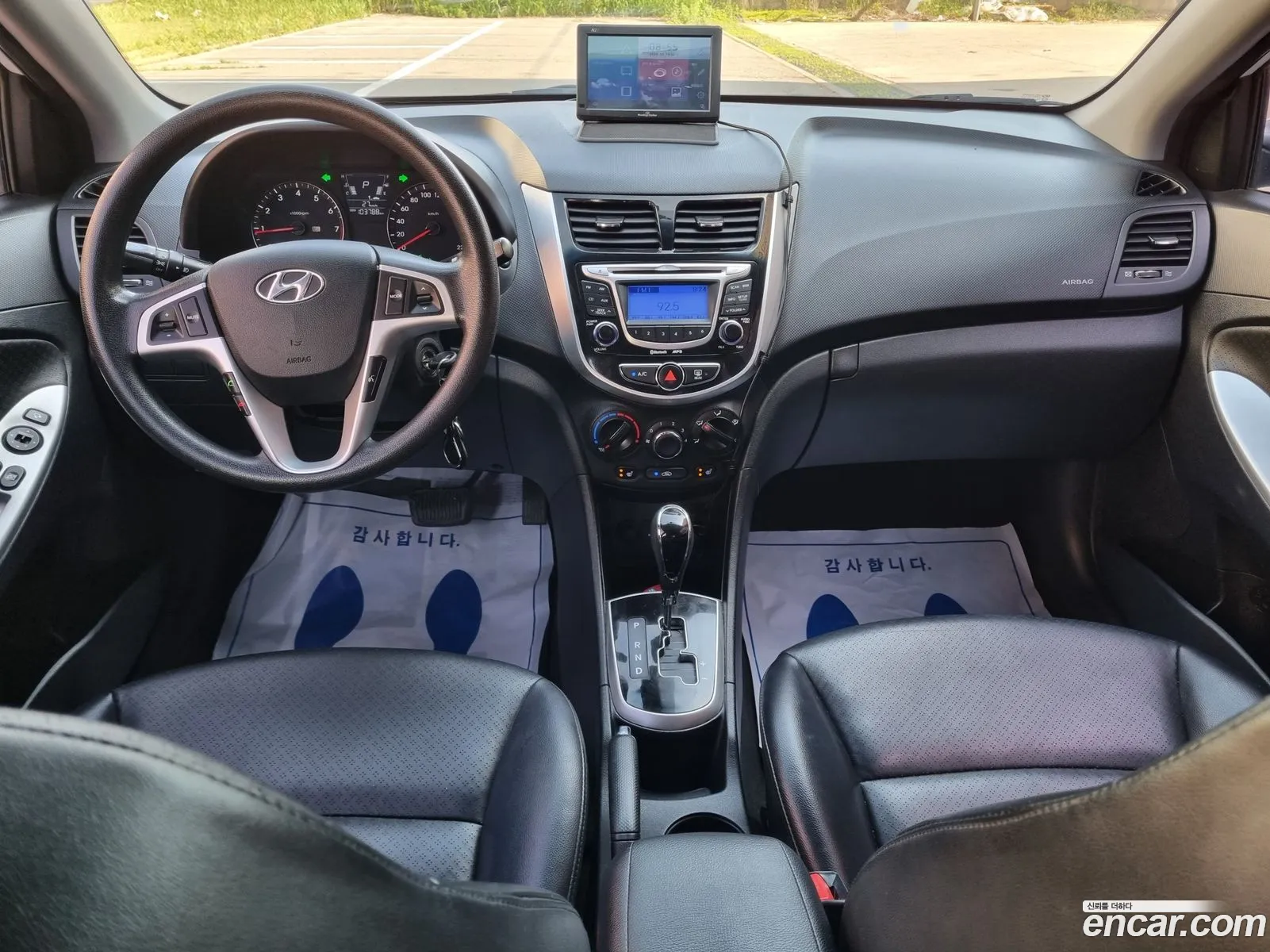 Hyundai Accent 2012 — 10