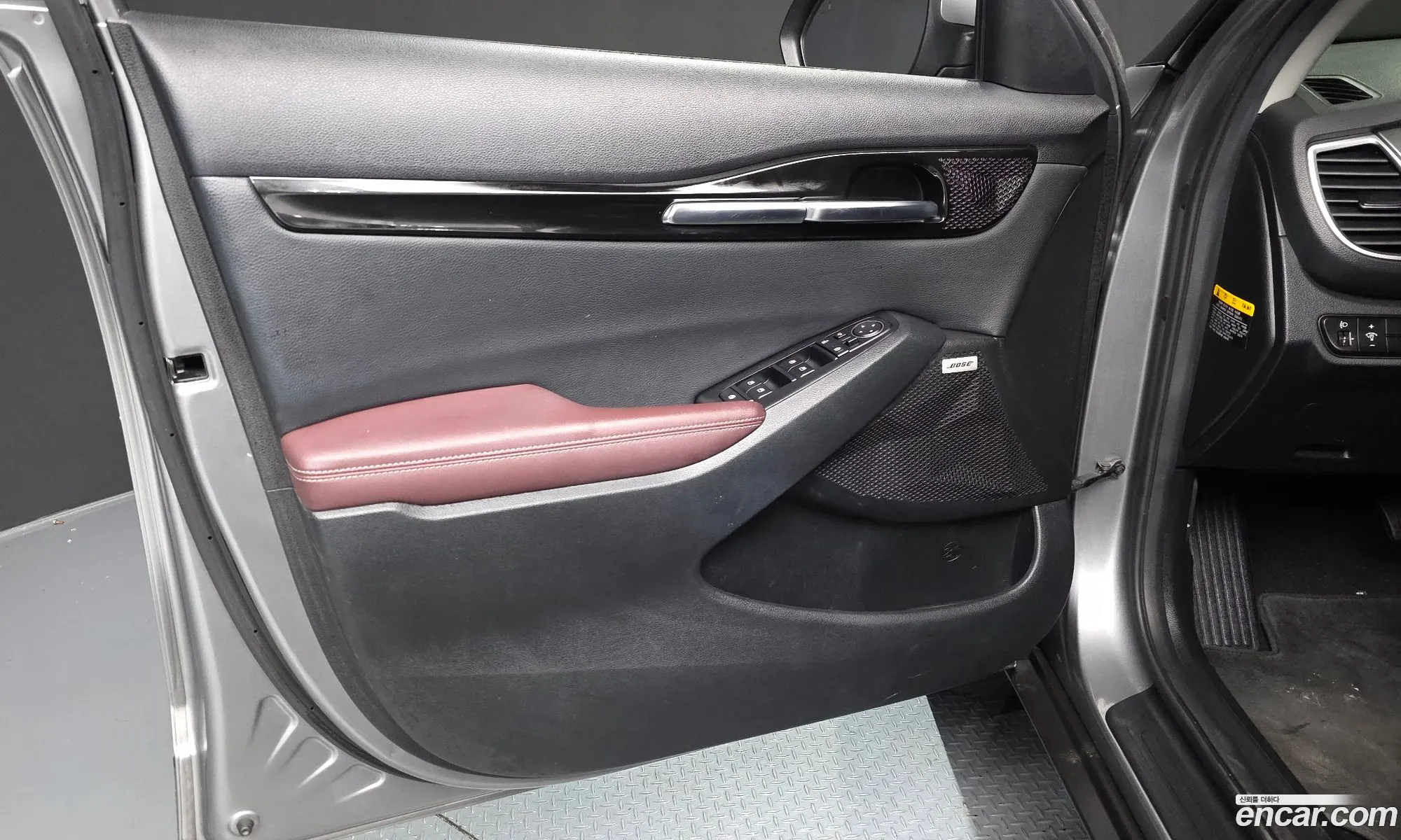 Kia Seltos 2019 KNAEV812HLK003932 — 6
