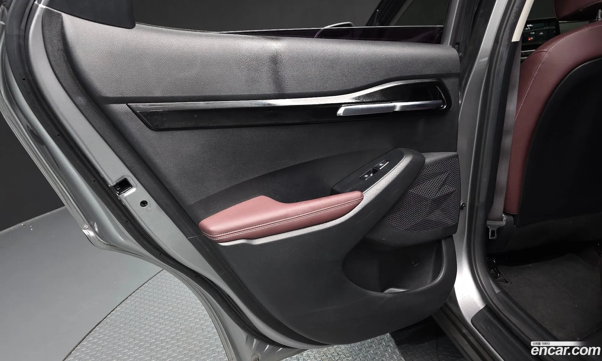 Kia Seltos 2019 KNAEV812HLK003932 — 13