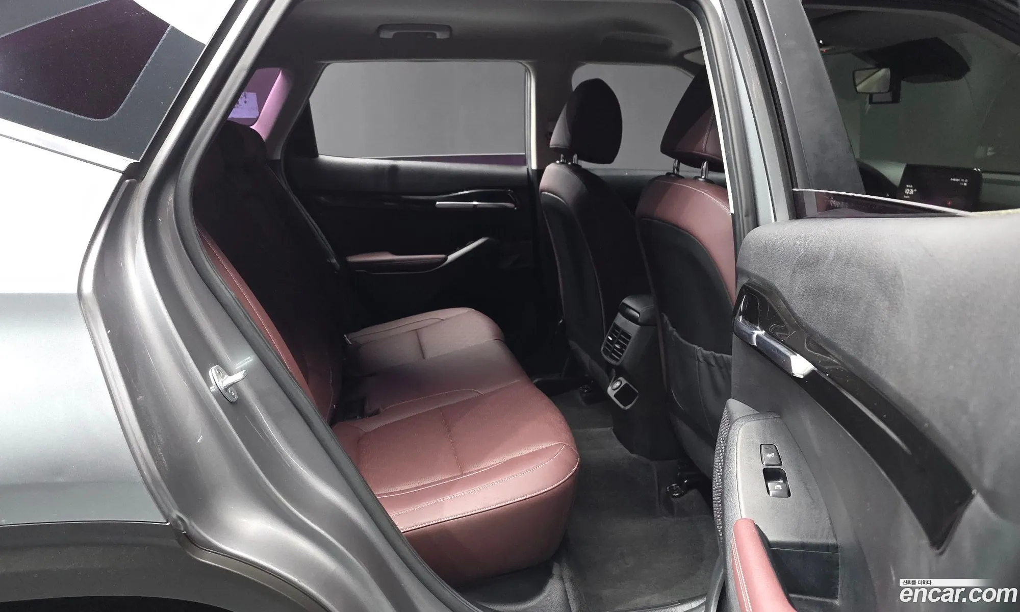 Kia Seltos 2019 KNAEV812HLK003932 — 18