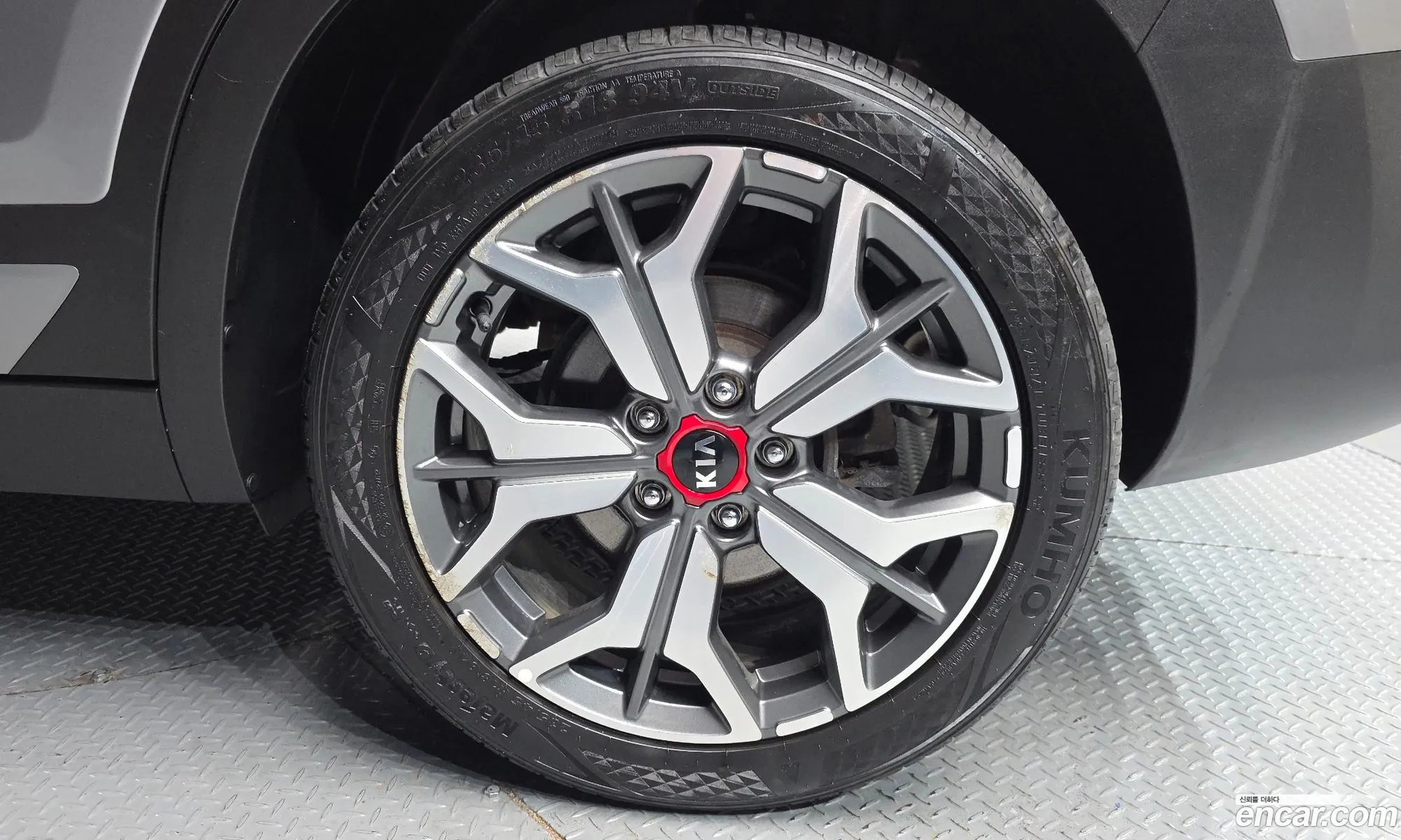 Kia Seltos 2019 KNAEV812HLK003932 — 31