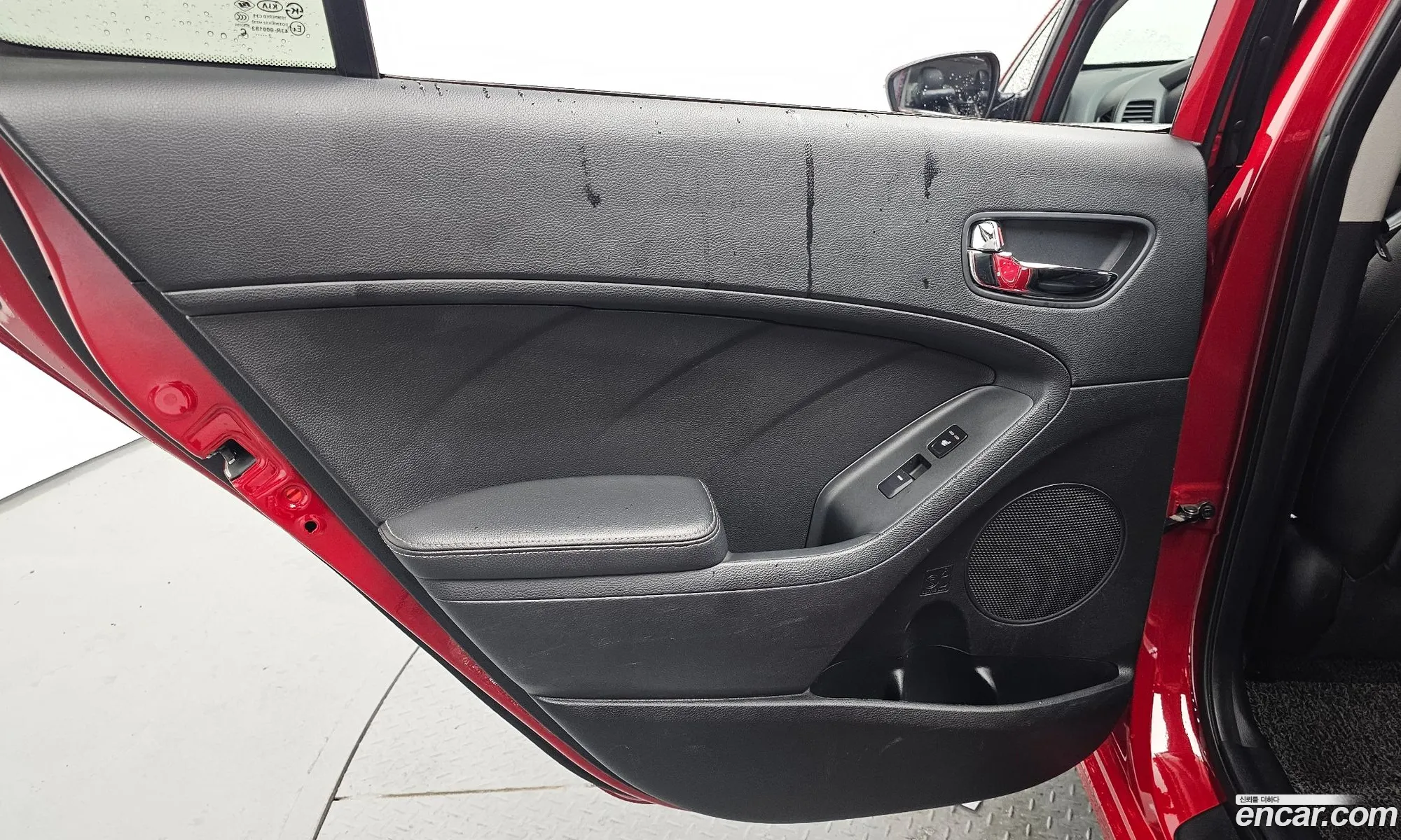 Kia K3 2012 KNAFZ412BDA021235 — 31