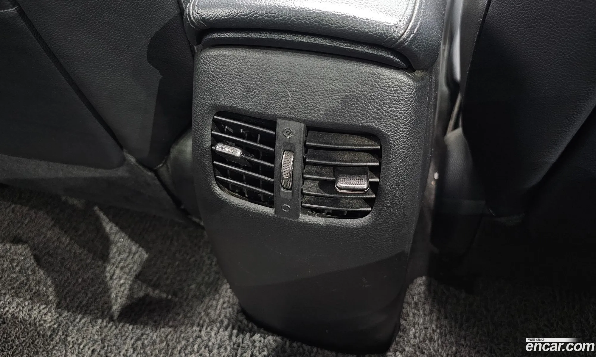 Kia K3 2012 KNAFZ412BDA021235 — 33