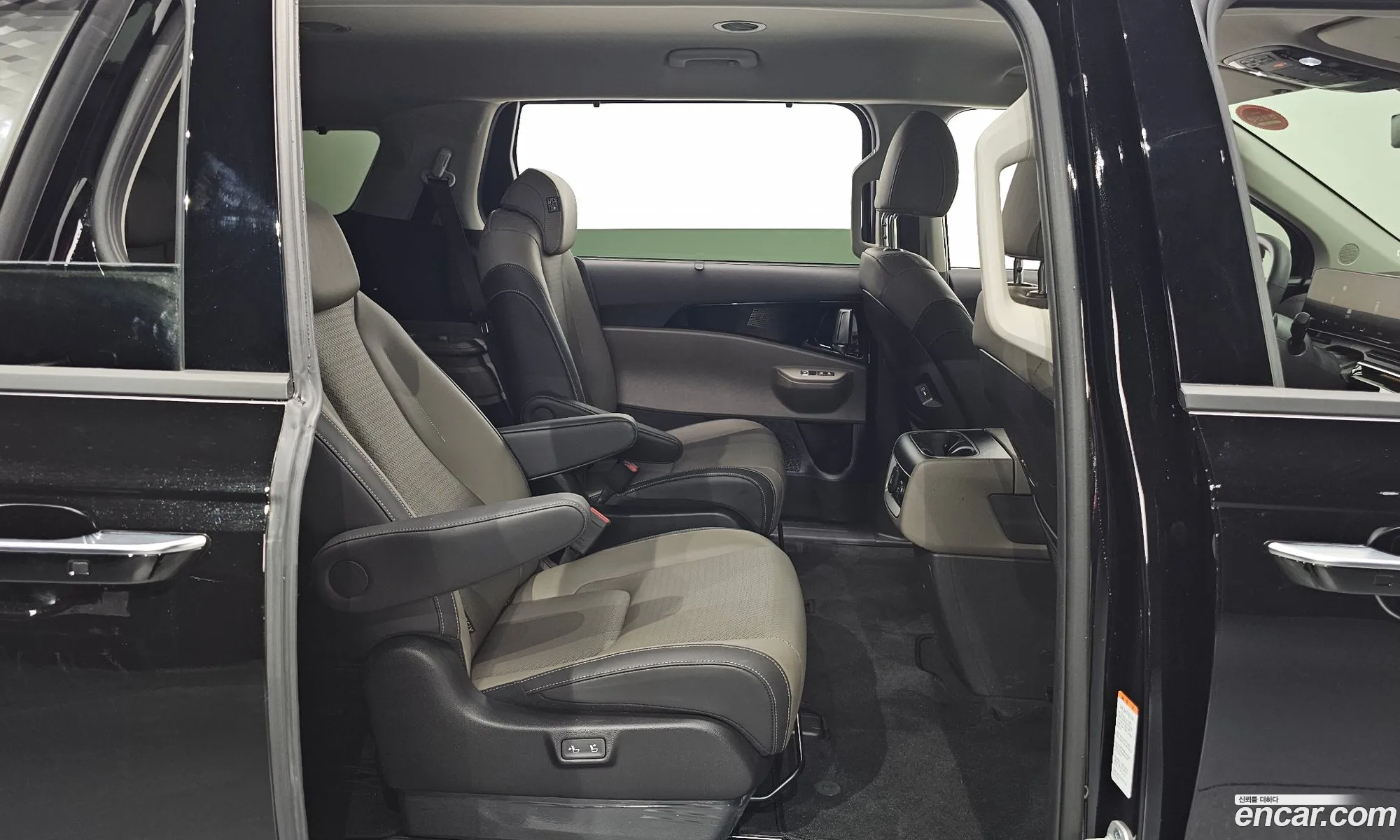 Kia Carnival 2026 KNANE813BTS622453 — 28