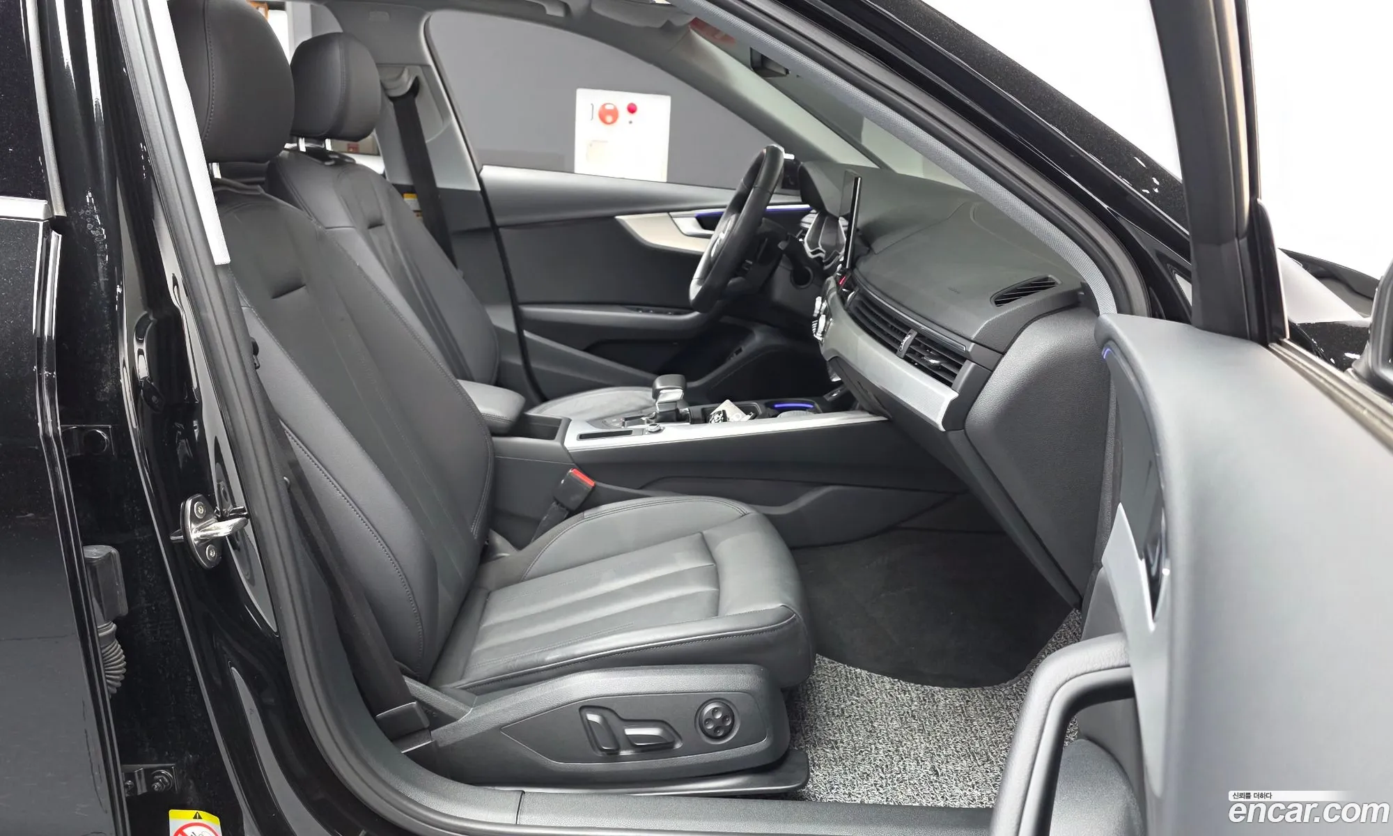 Audi A4 2023 WAUZZZF42PA035913 — 23
