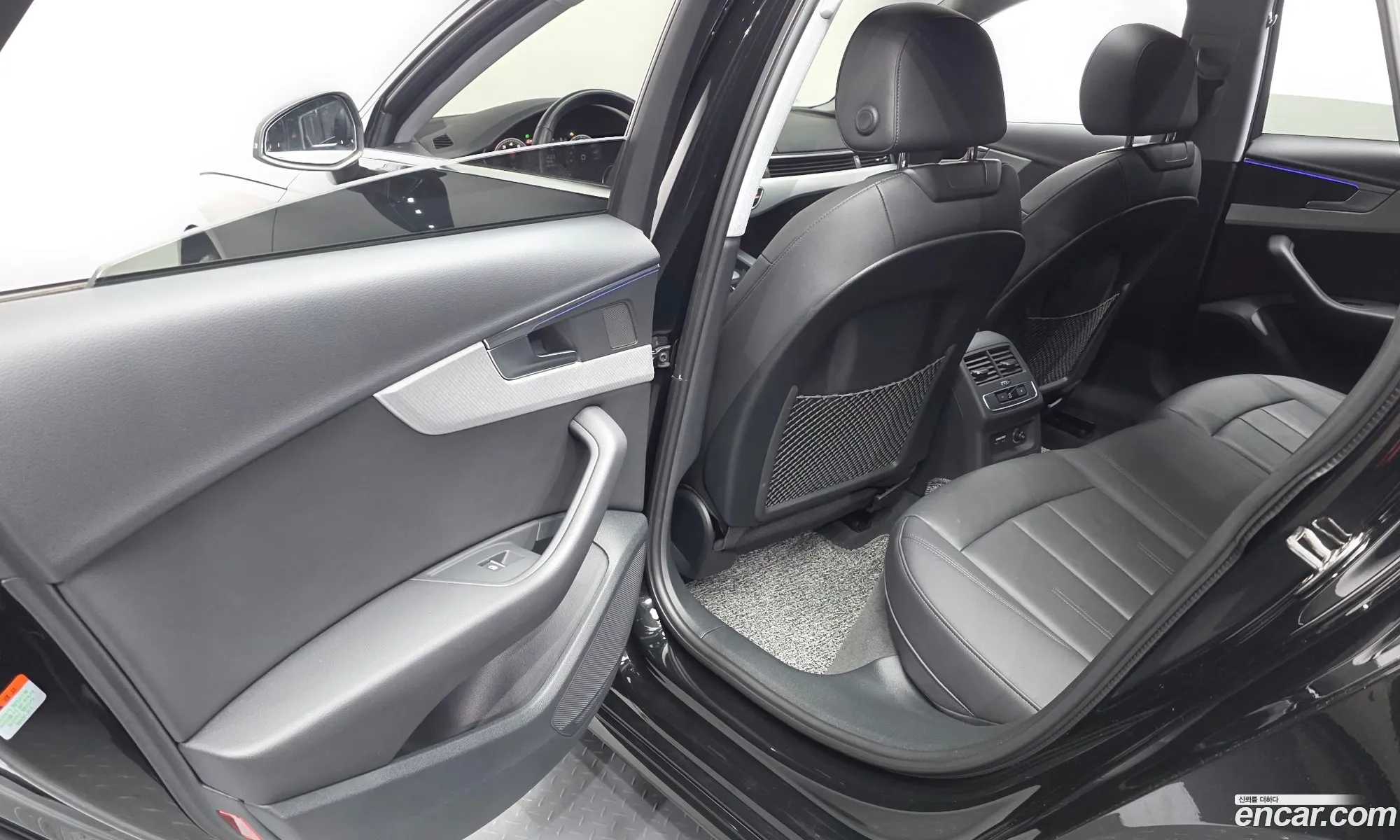Audi A4 2023 WAUZZZF42PA035913 — 17