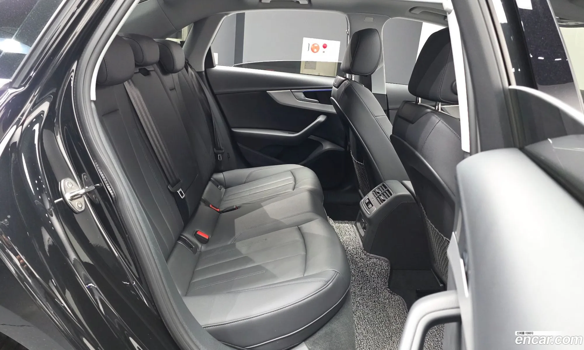 Audi A4 2023 WAUZZZF42PA035913 — 32