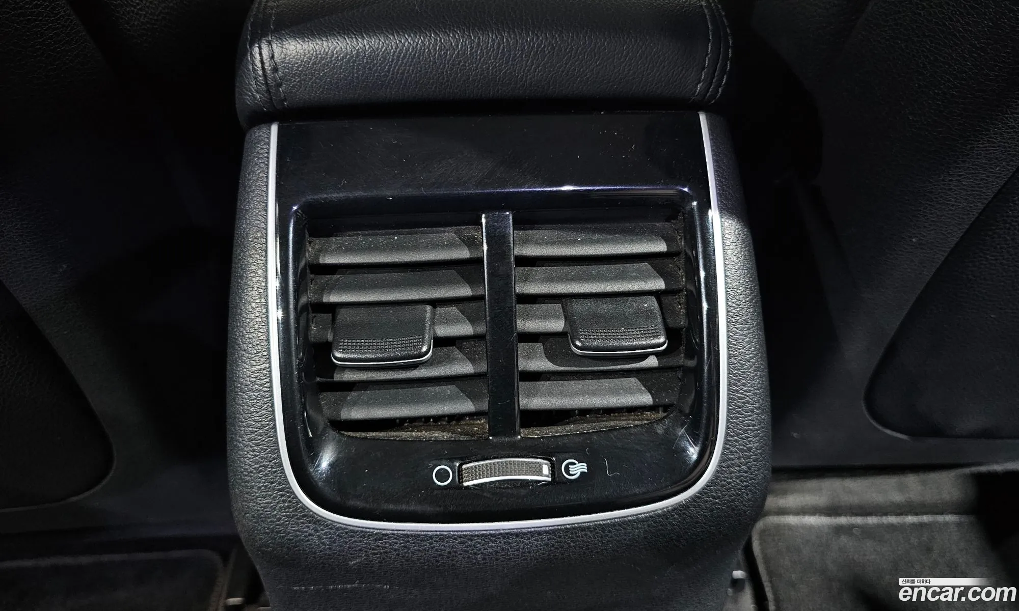 Kia K7 2018 KNALC418BJA127840 — 20