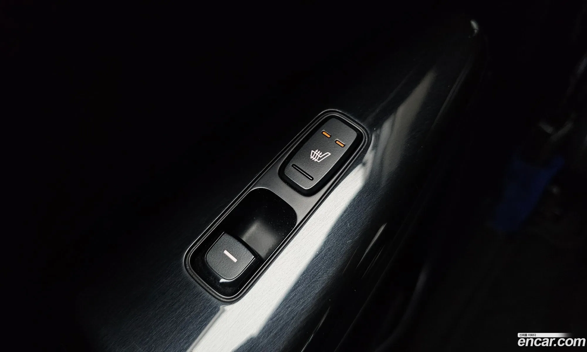 Kia K7 2018 KNALC418BJA127840 — 29