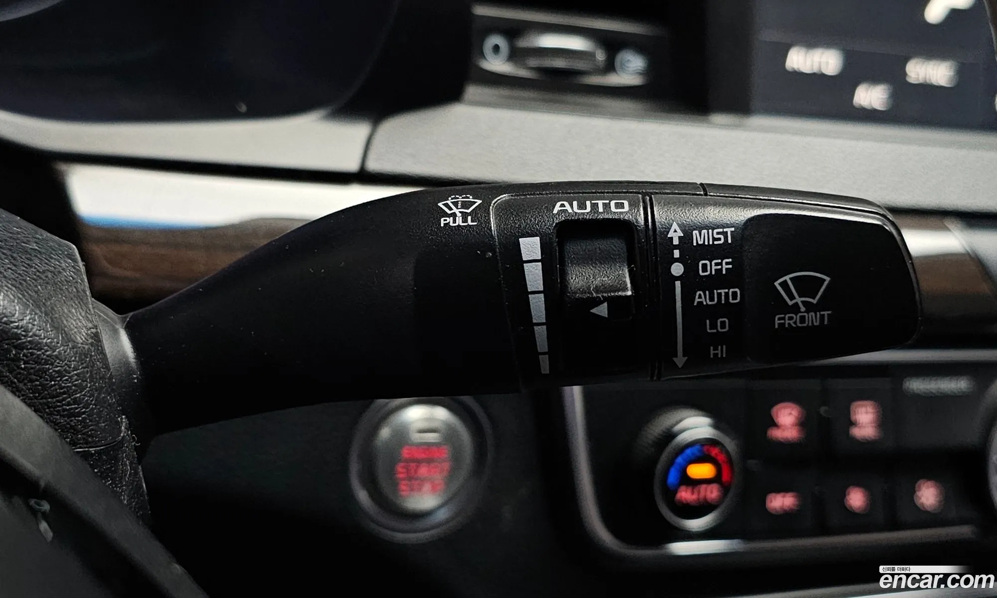 Kia K7 2018 KNALC418BJA127840 — 27