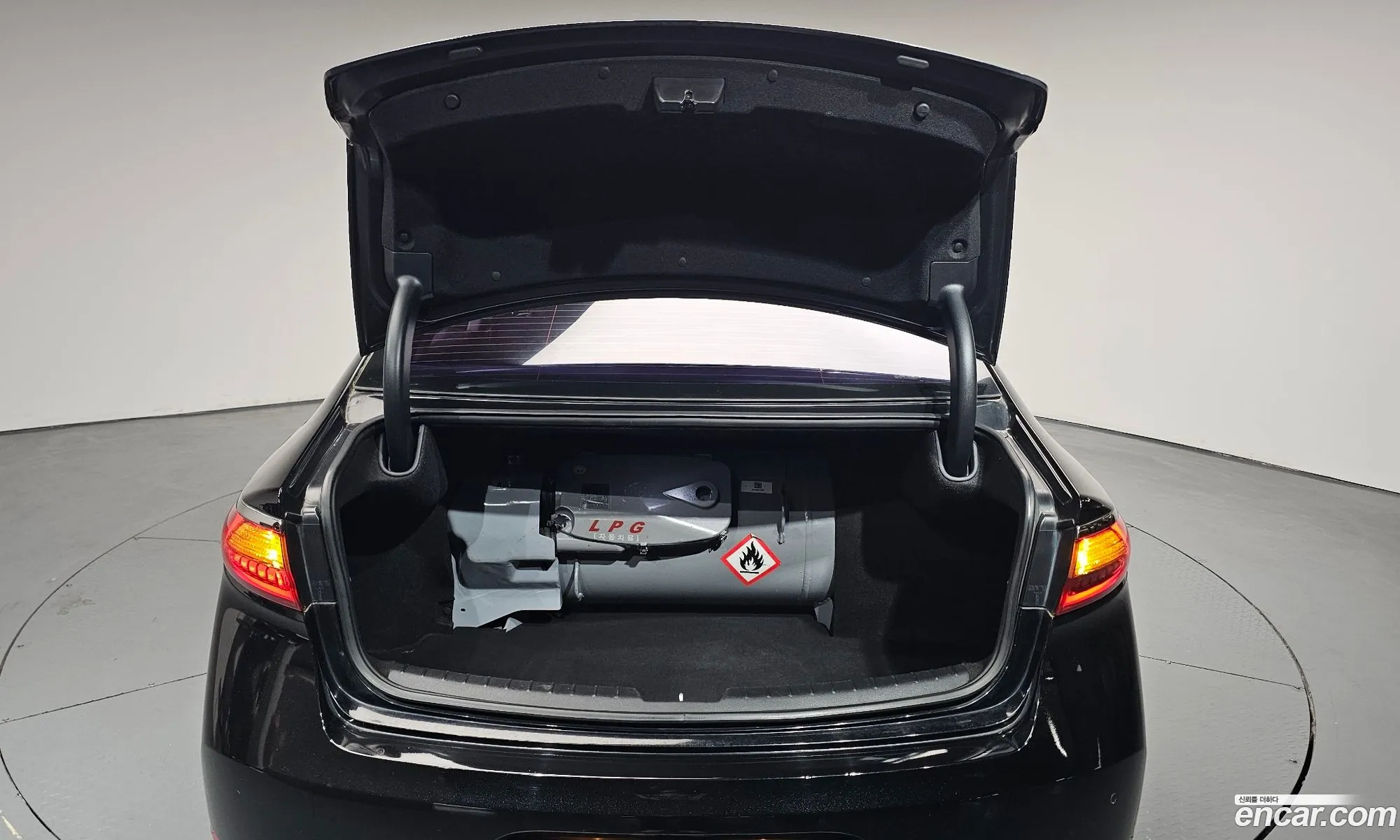 Kia K7 2018 KNALC418BJA127840 — 22