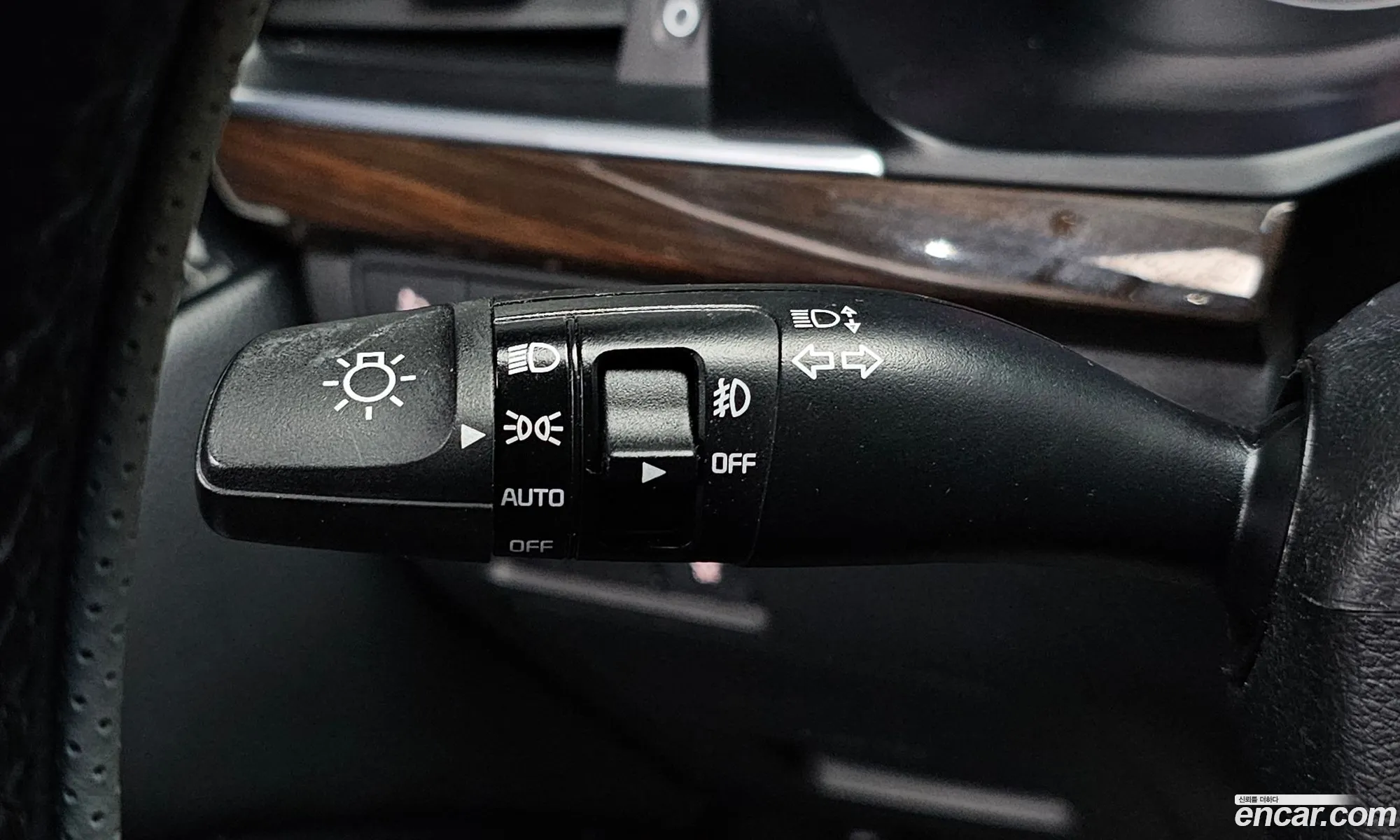 Kia K7 2018 KNALC418BJA127840 — 9