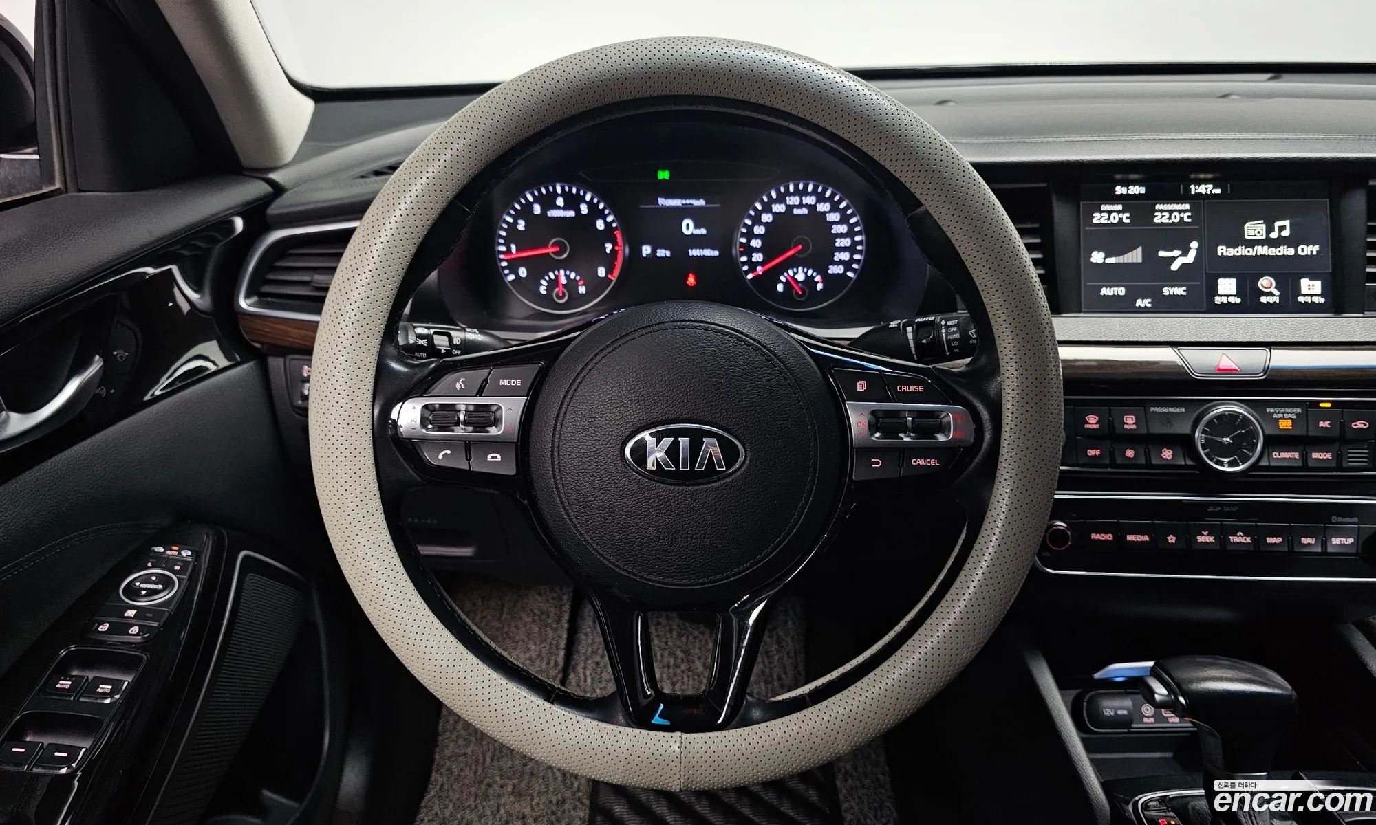 Kia K7 2018 KNALC418BJA127840 — 13