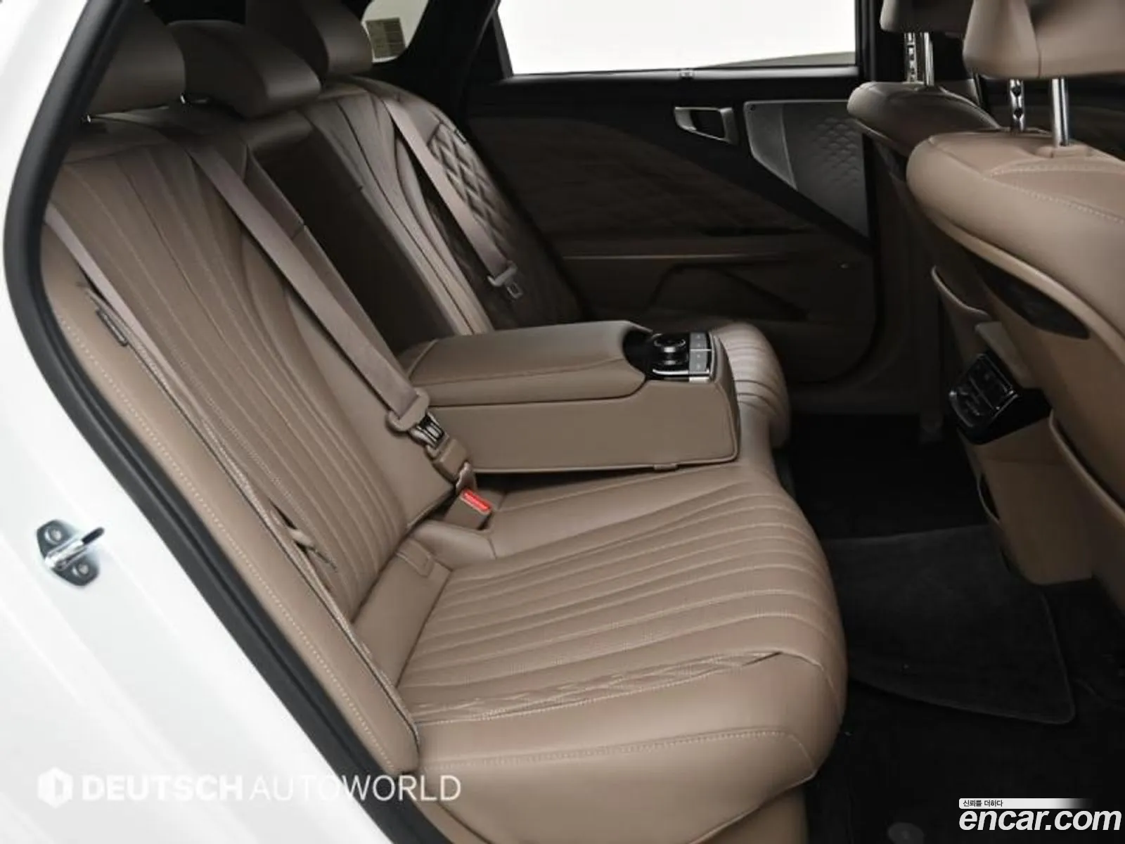 Kia K8 Hybrid 2024 — 3