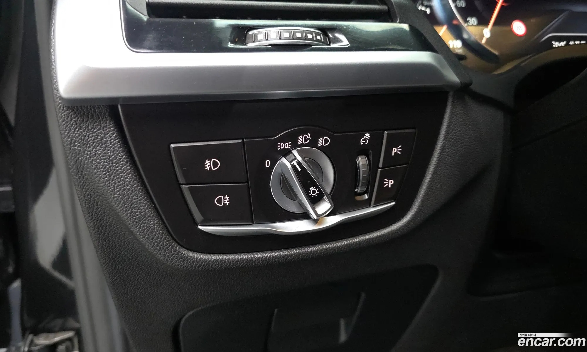 BMW X3 2018 WBATX7105JLB46782 — 23