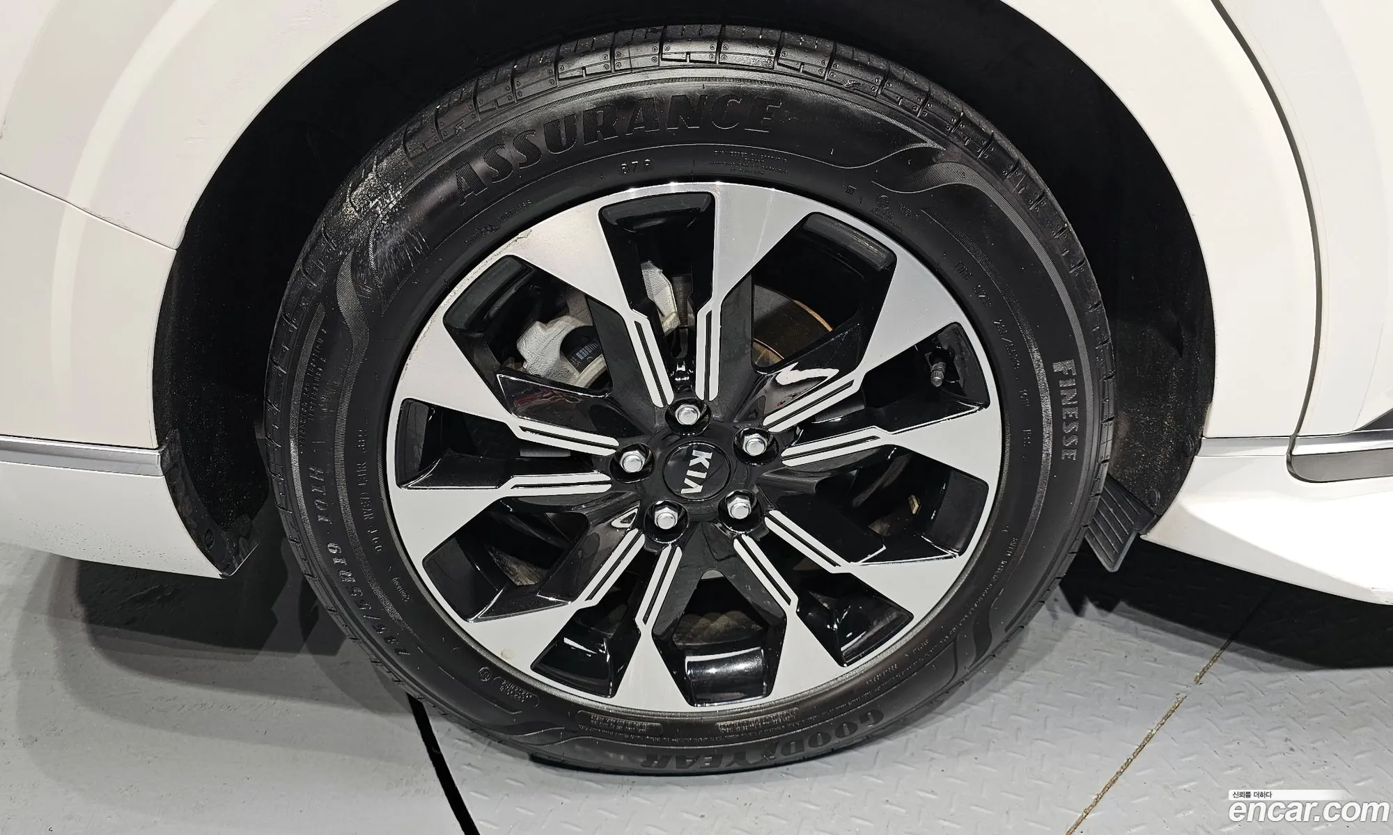 Kia Carnival 2021 — 3