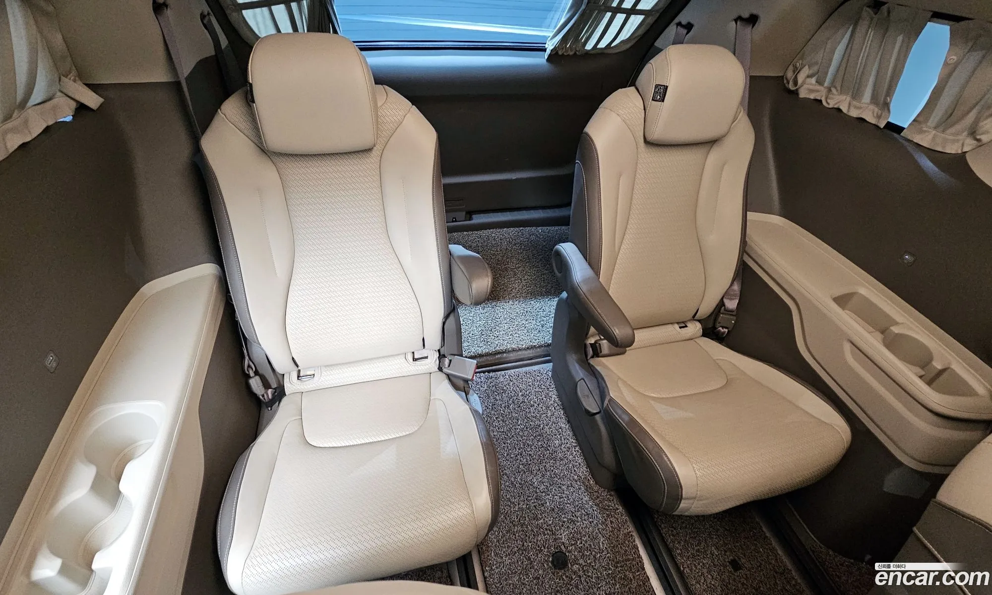 Kia Carnival 2021 — 29