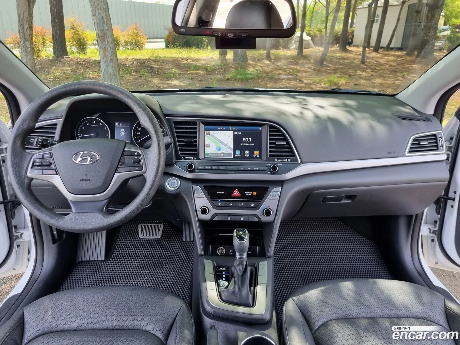 Hyundai Elantra AD 2018 — 10