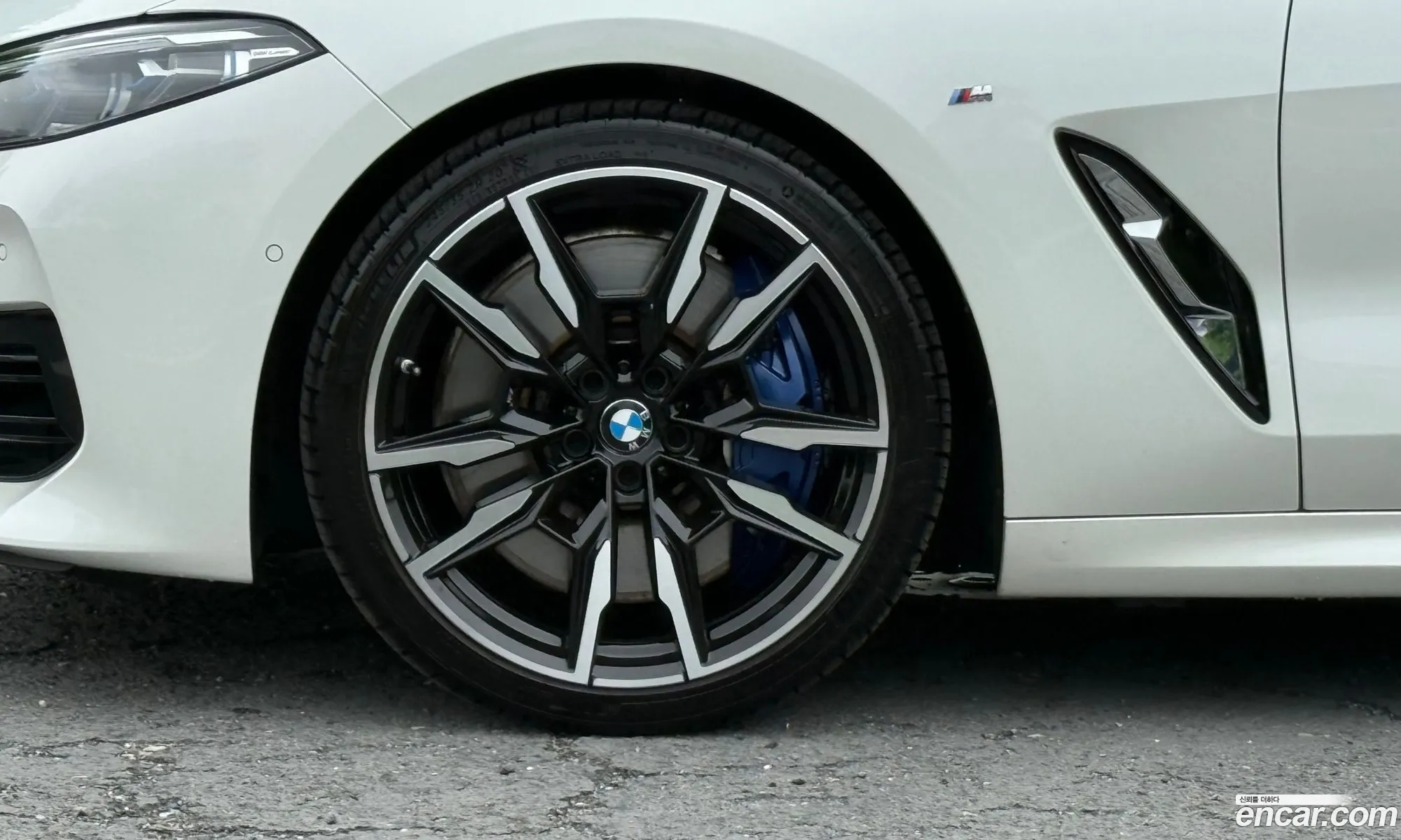 BMW 8 Series 2023 — 5