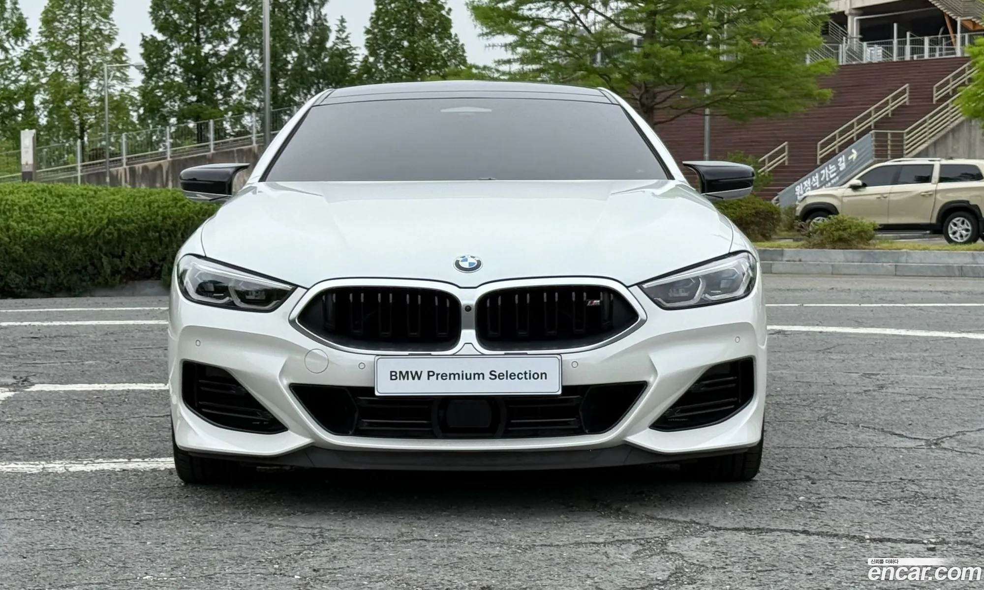BMW 8 Series 2023 — 16