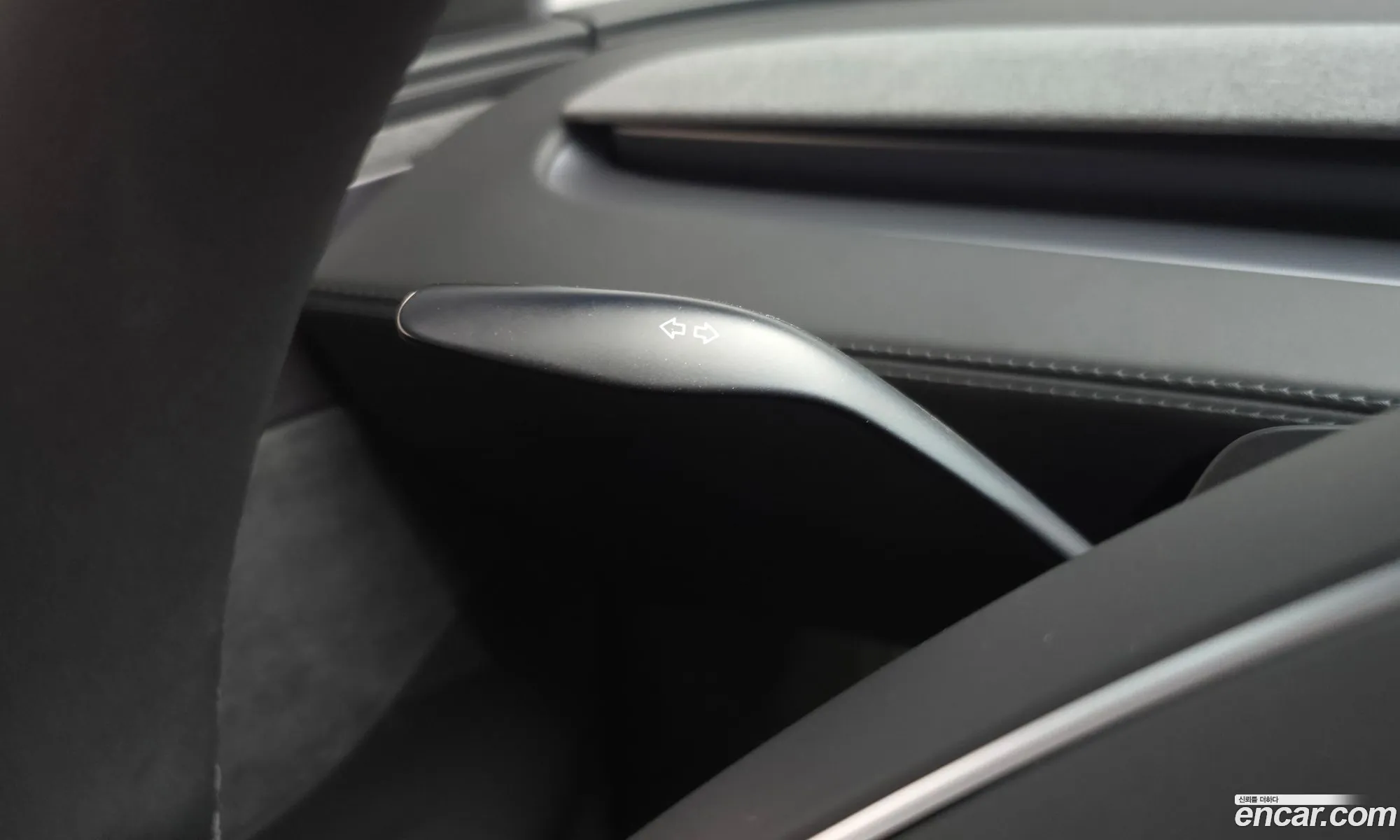 Tesla Model Y 2025 — 36