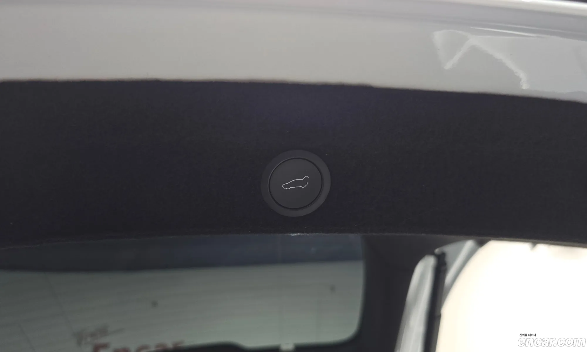 Tesla Model Y 2025 — 31