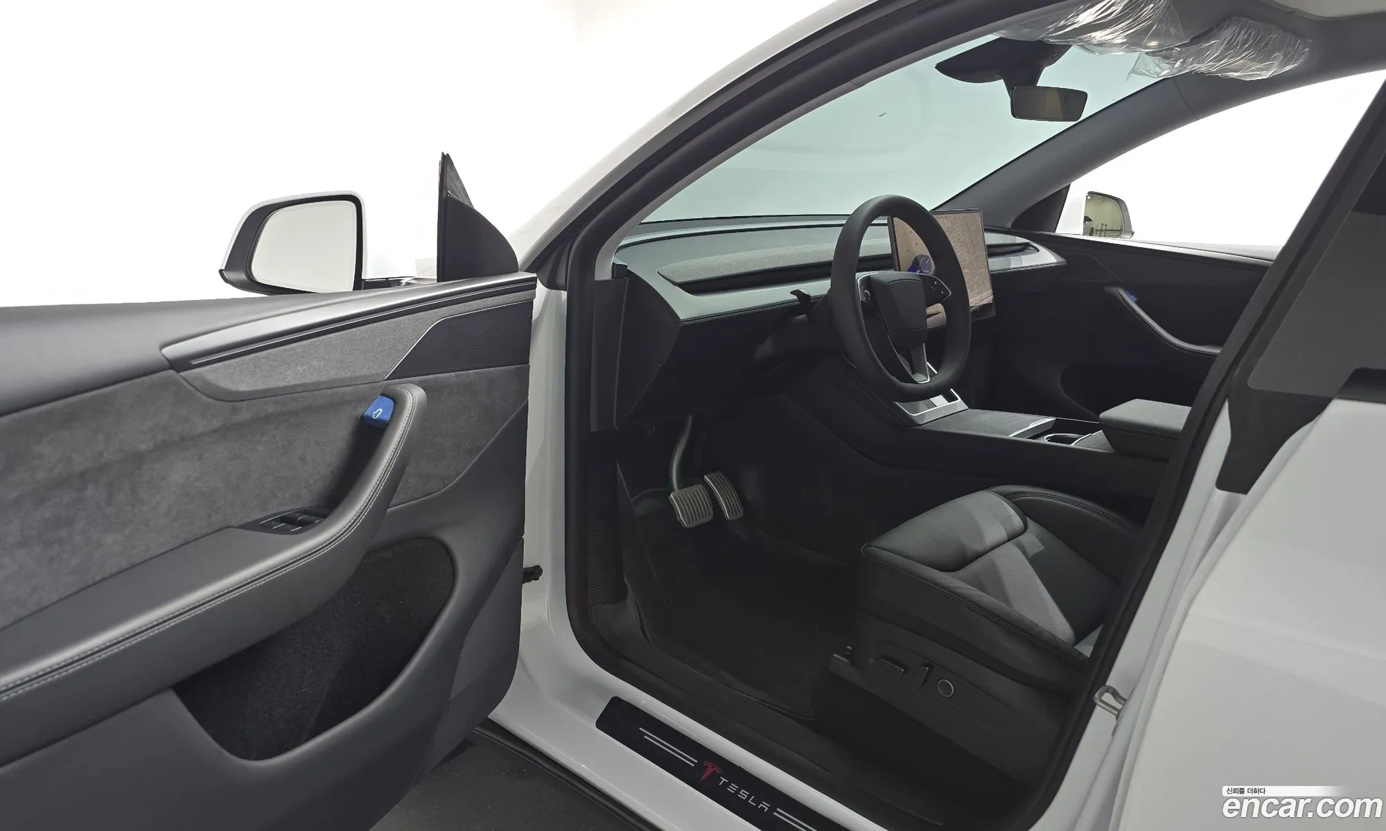 Tesla Model Y 2025 — 20