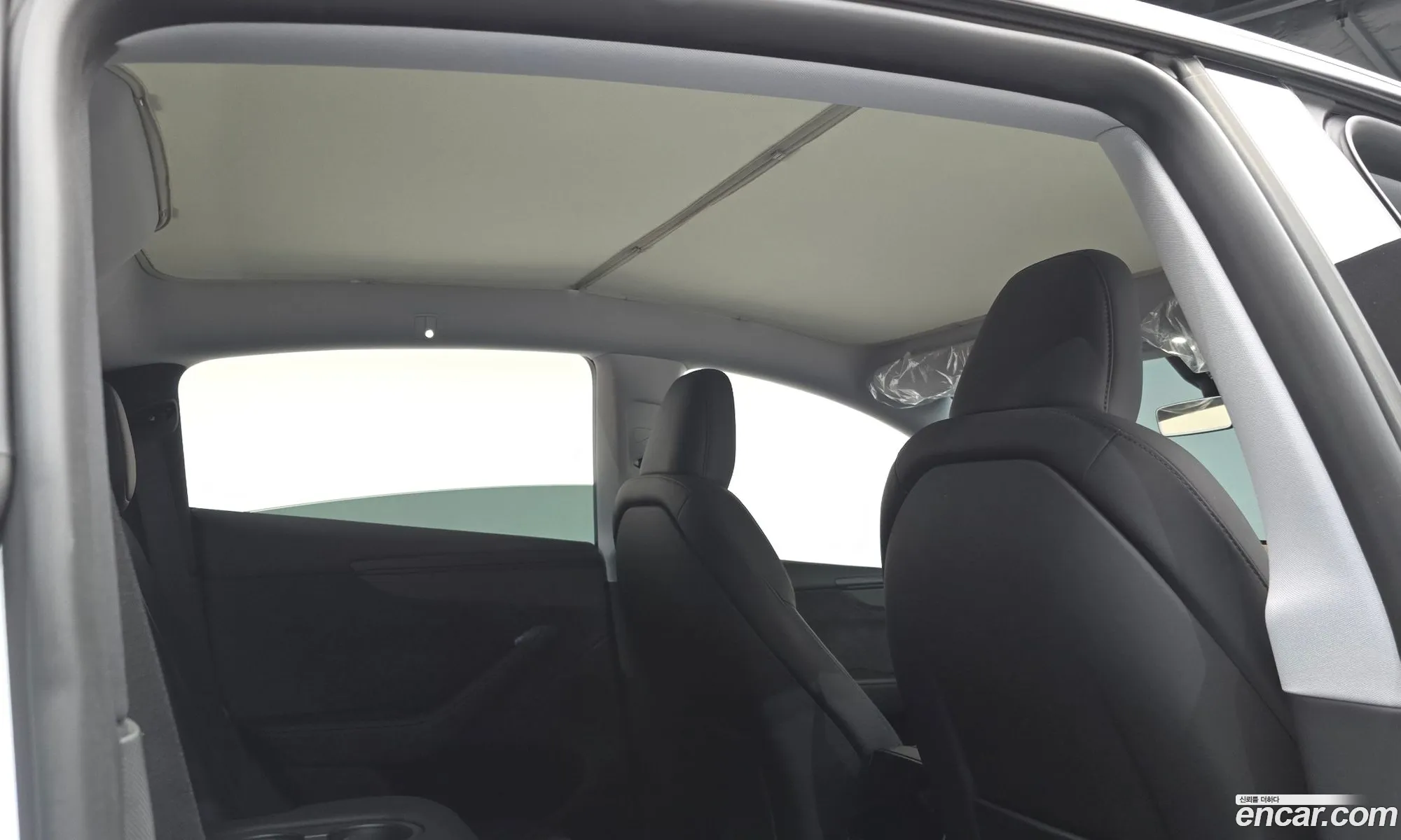 Tesla Model Y 2025 — 8