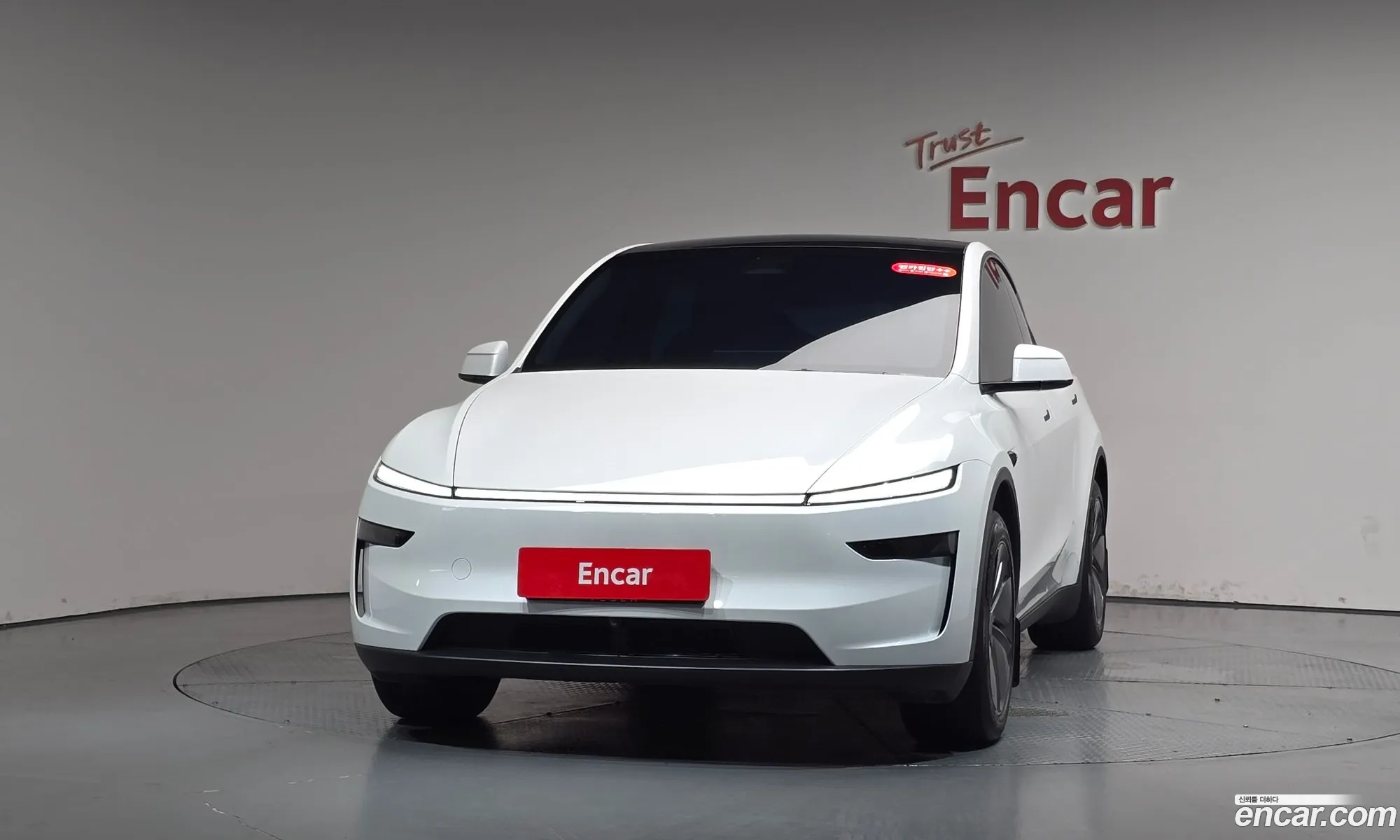 Tesla Model Y 2025 — 11