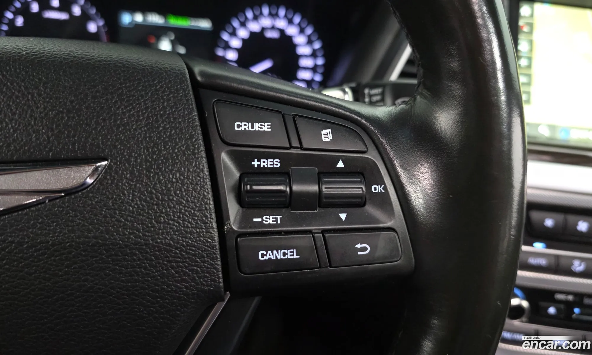 Genesis G80 2017 KMHGM41DDHU226736 — 5