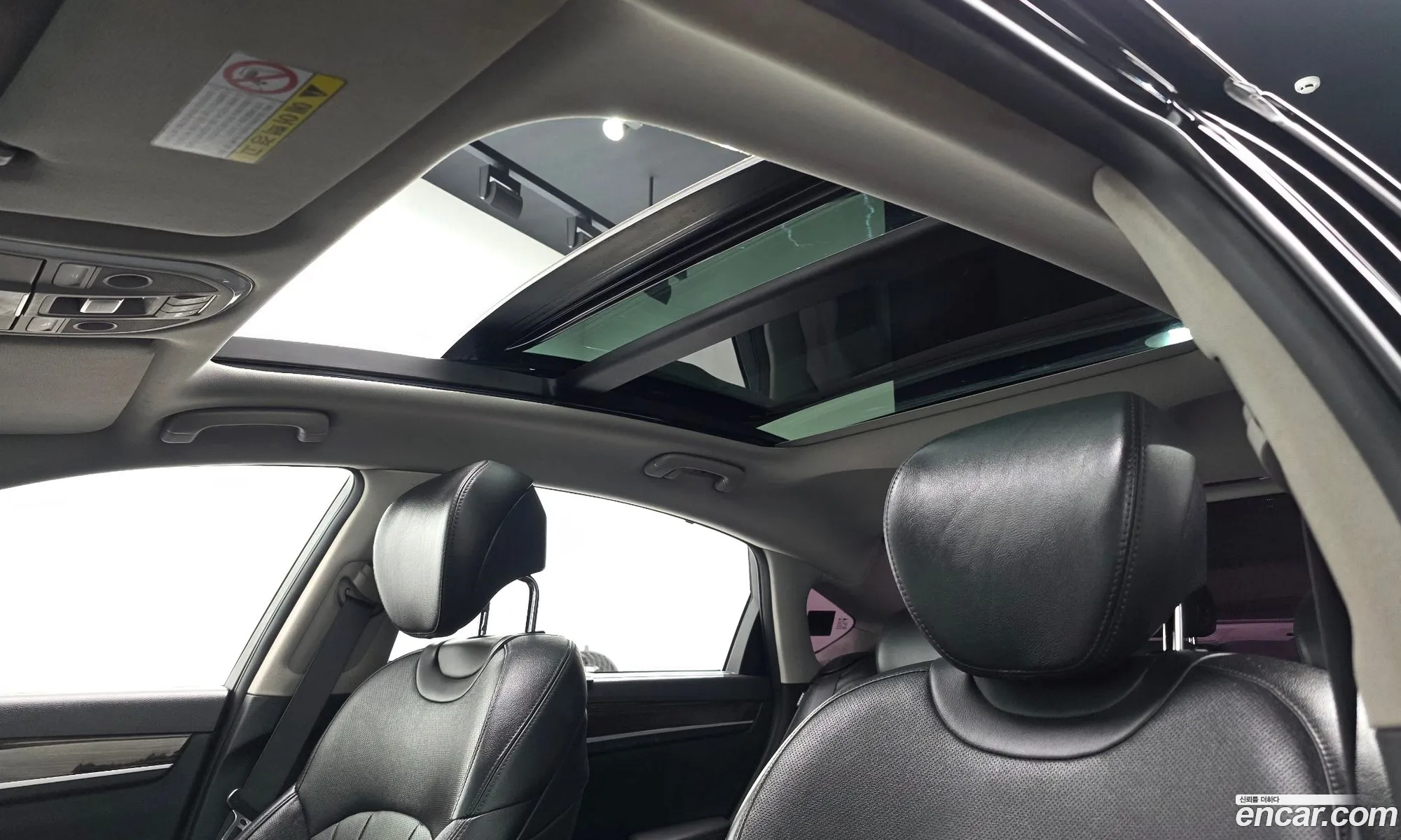 Genesis G80 2017 KMHGM41DDHU226736 — 8