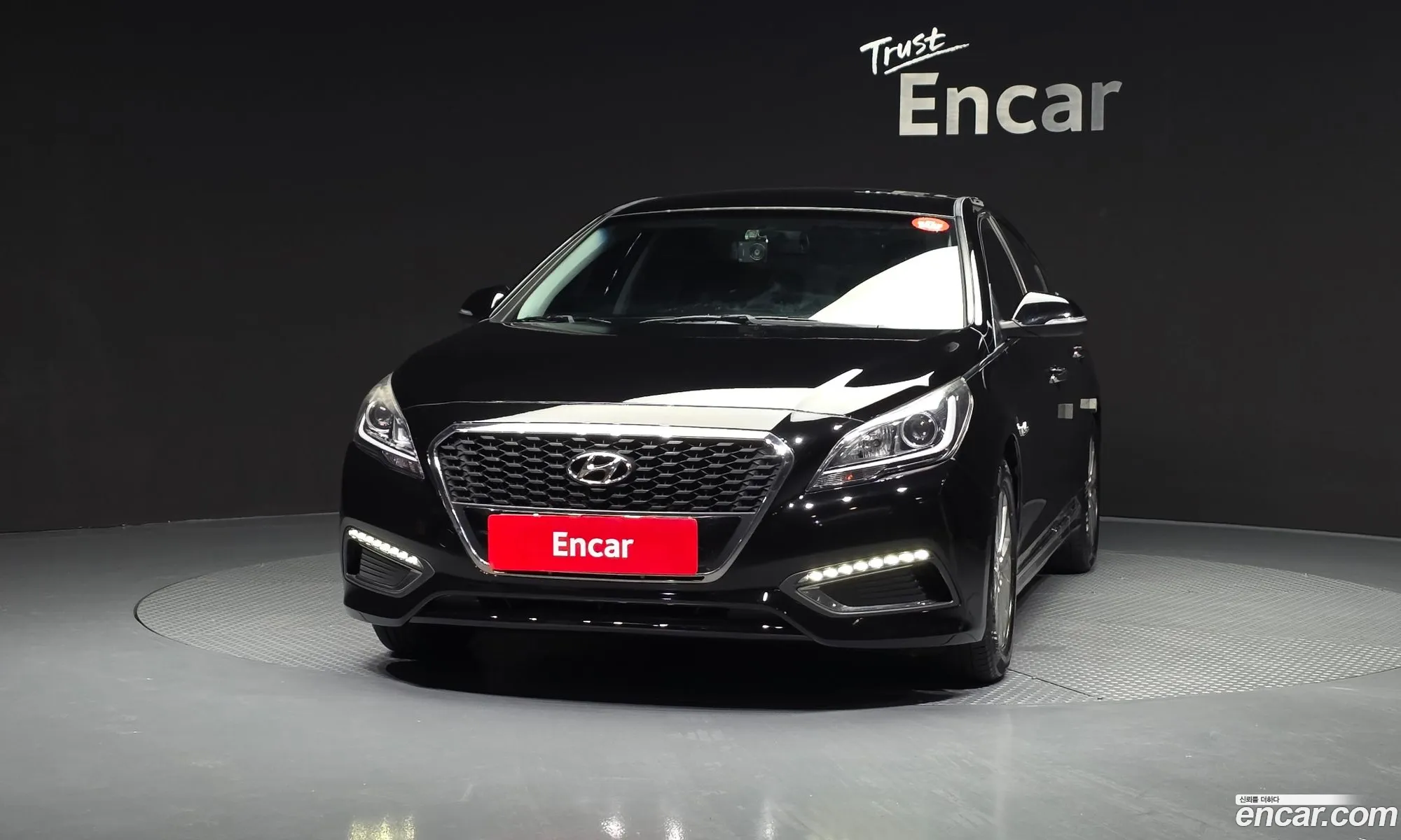Hyundai LF Sonata Hybrid