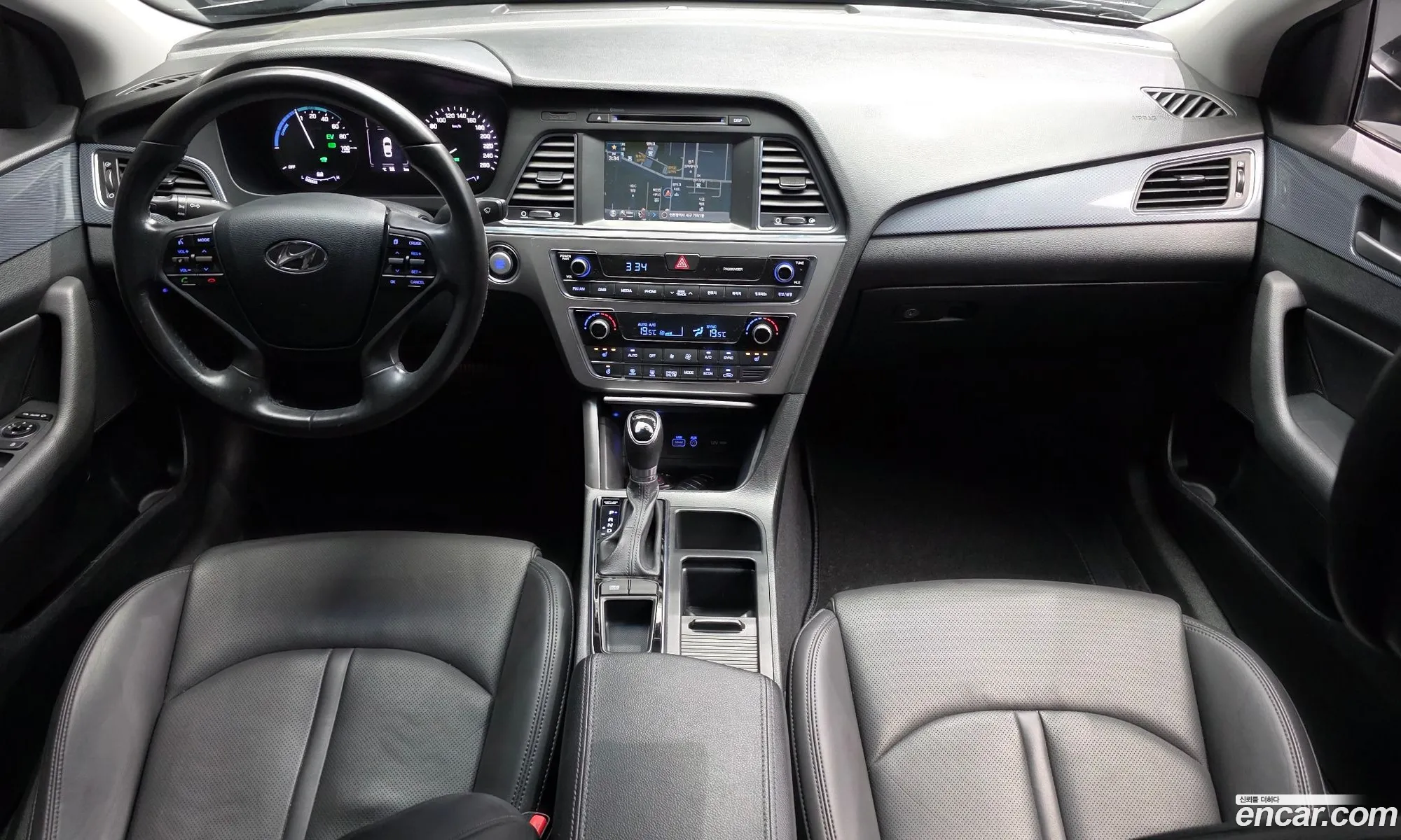 Hyundai LF Sonata Hybrid