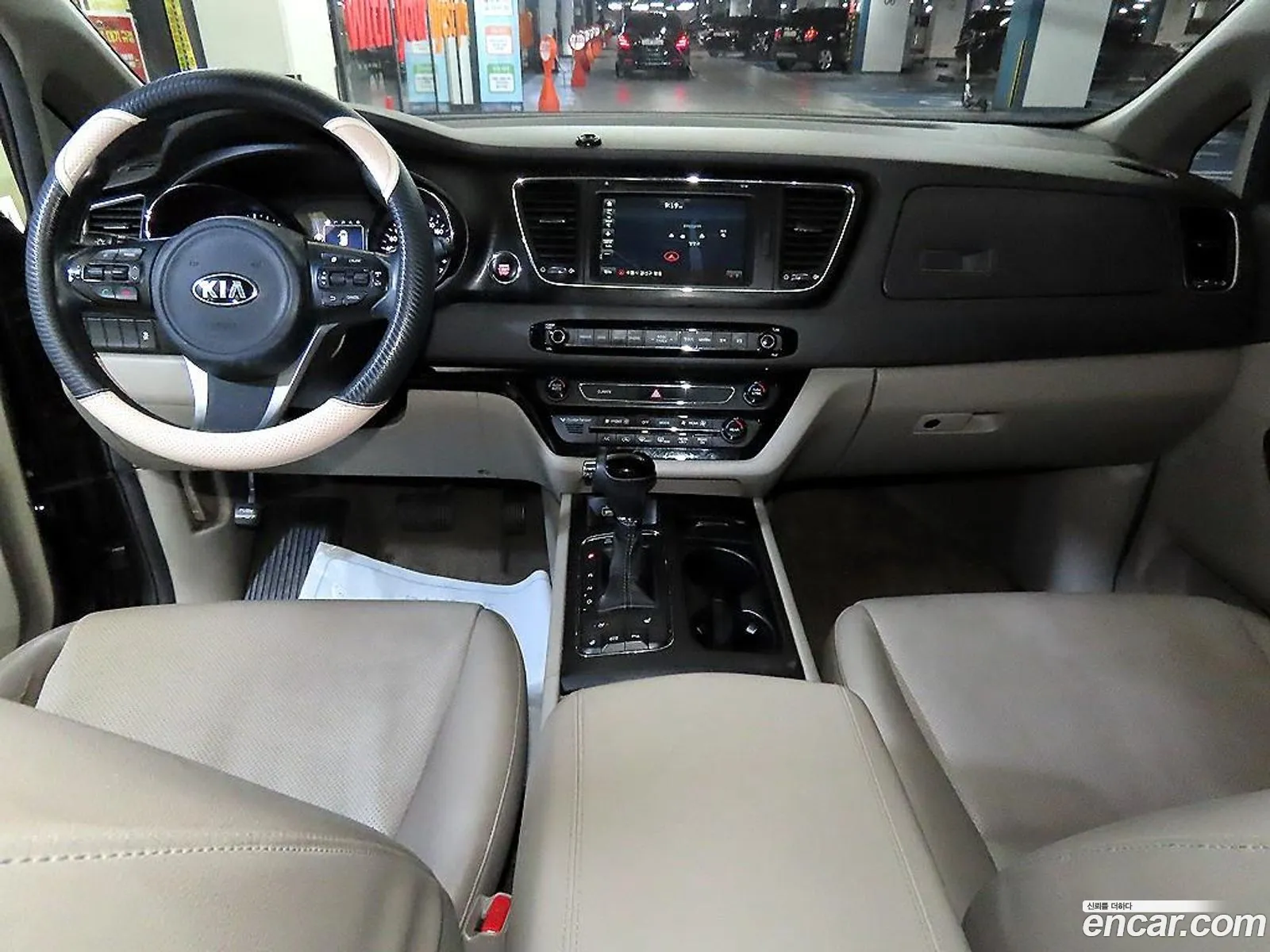 Kia Carnival 2016 — 11