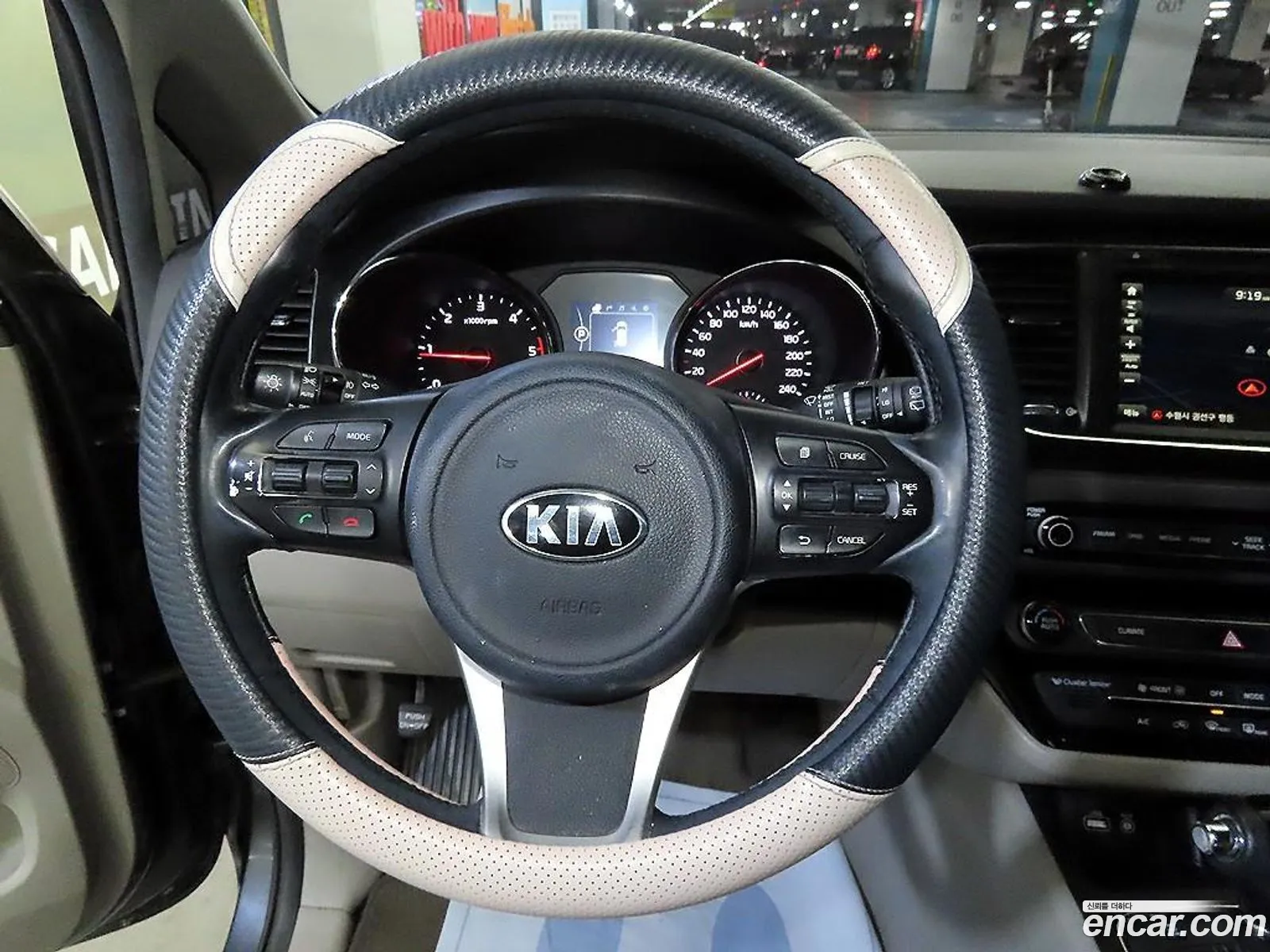 Kia Carnival 2016 — 13